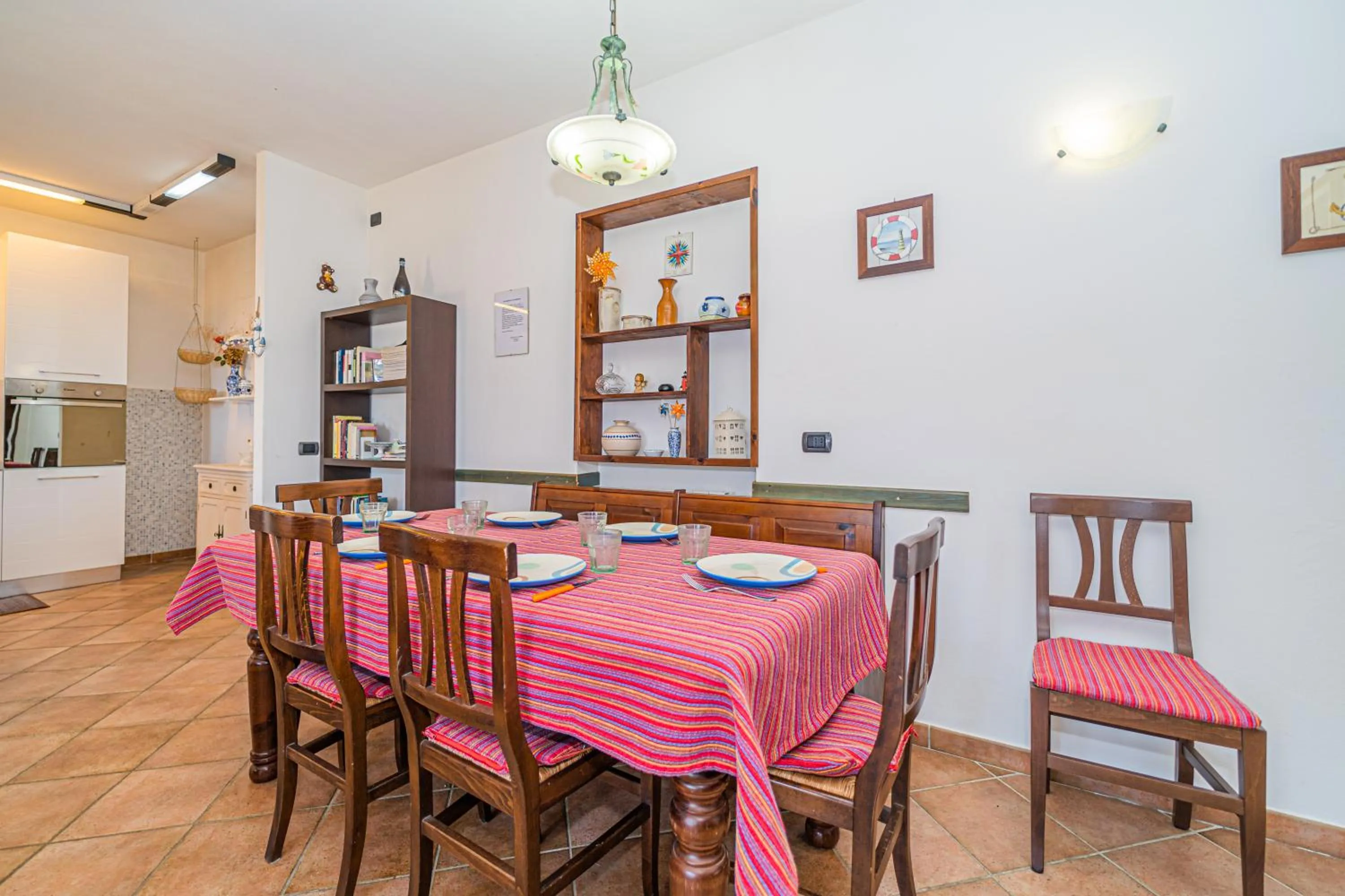 Master apartment in villa 6 to 8 persons with large private garden