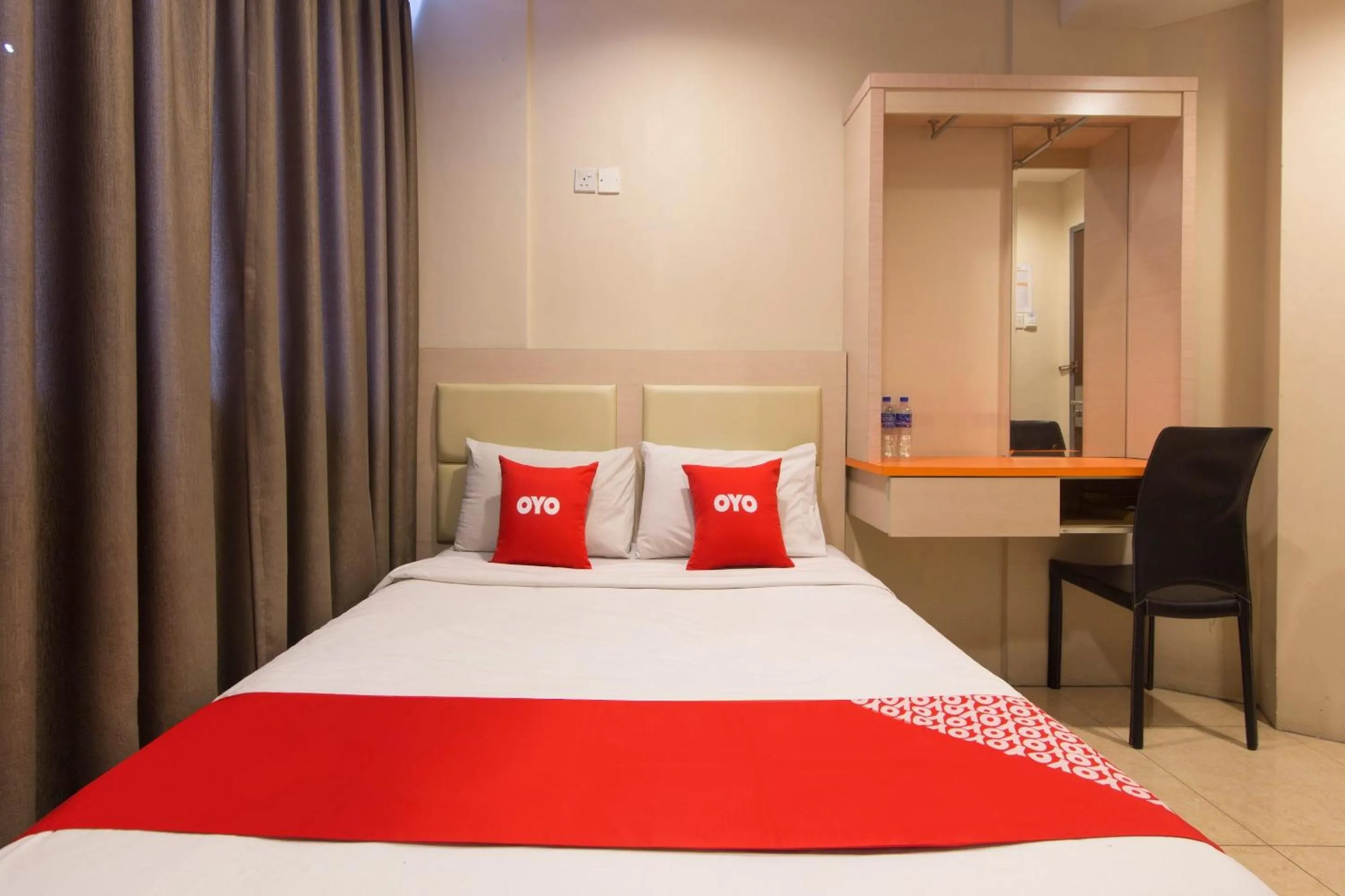 Bedroom, Bed in Hotel O Hotel 916