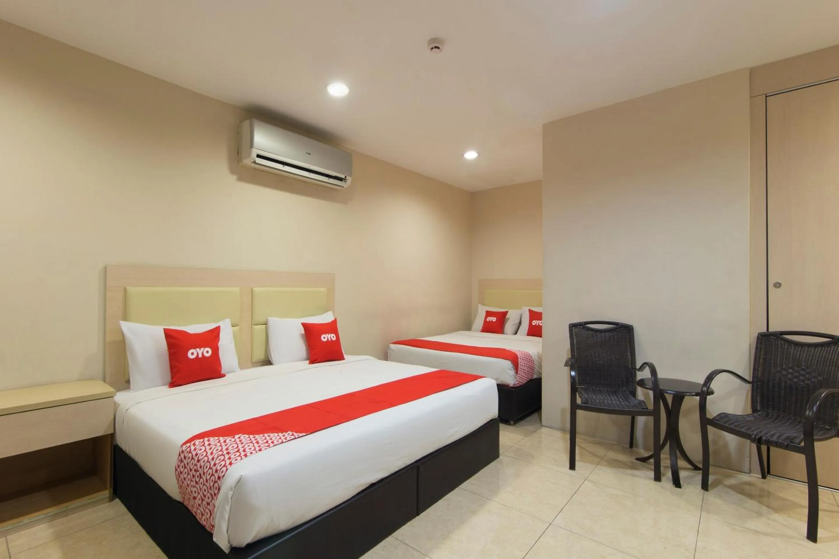 Bedroom, Bed in Hotel O Hotel 916