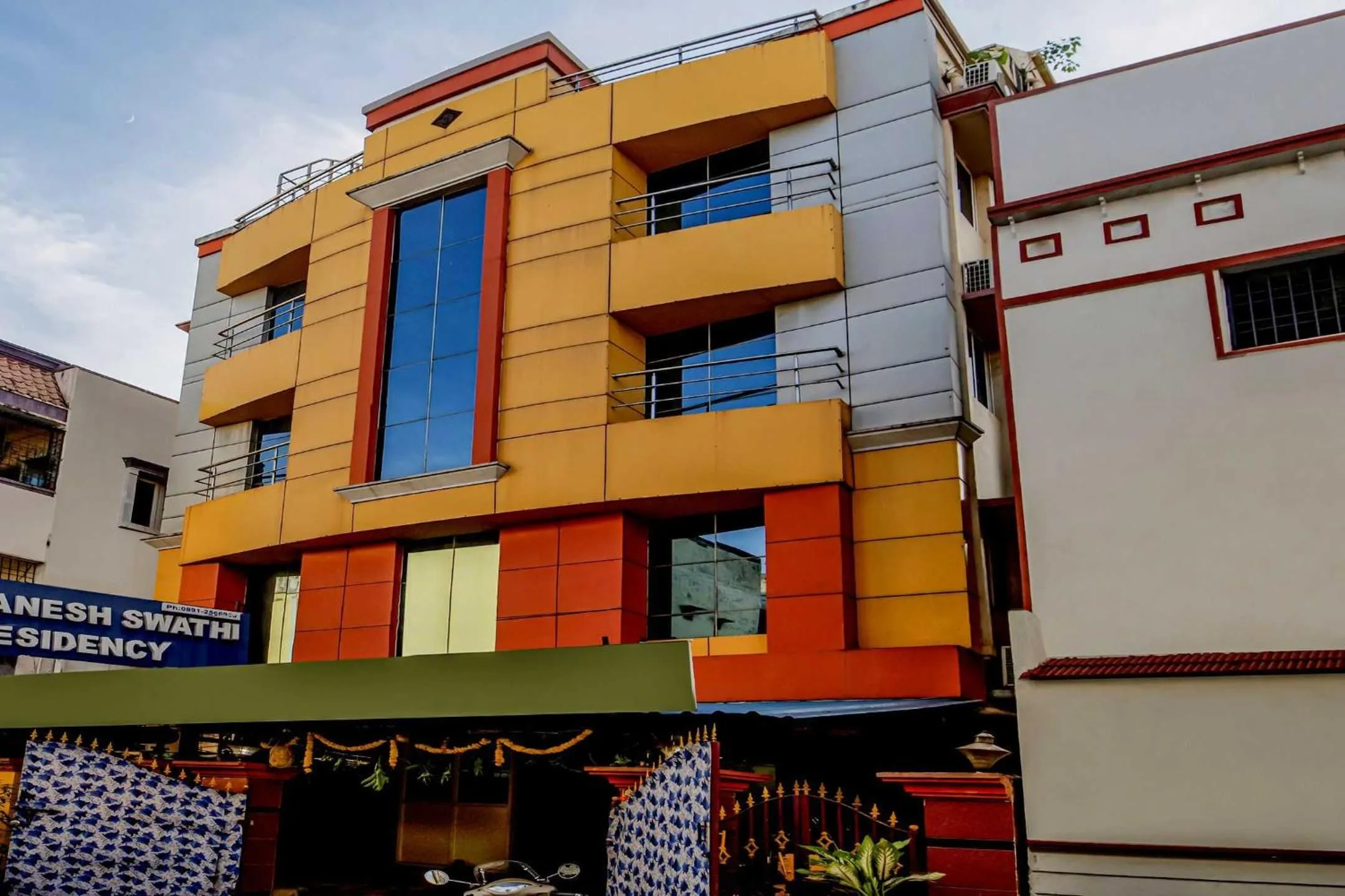 Facade/entrance in SPOT ON SGS RESIDENCY