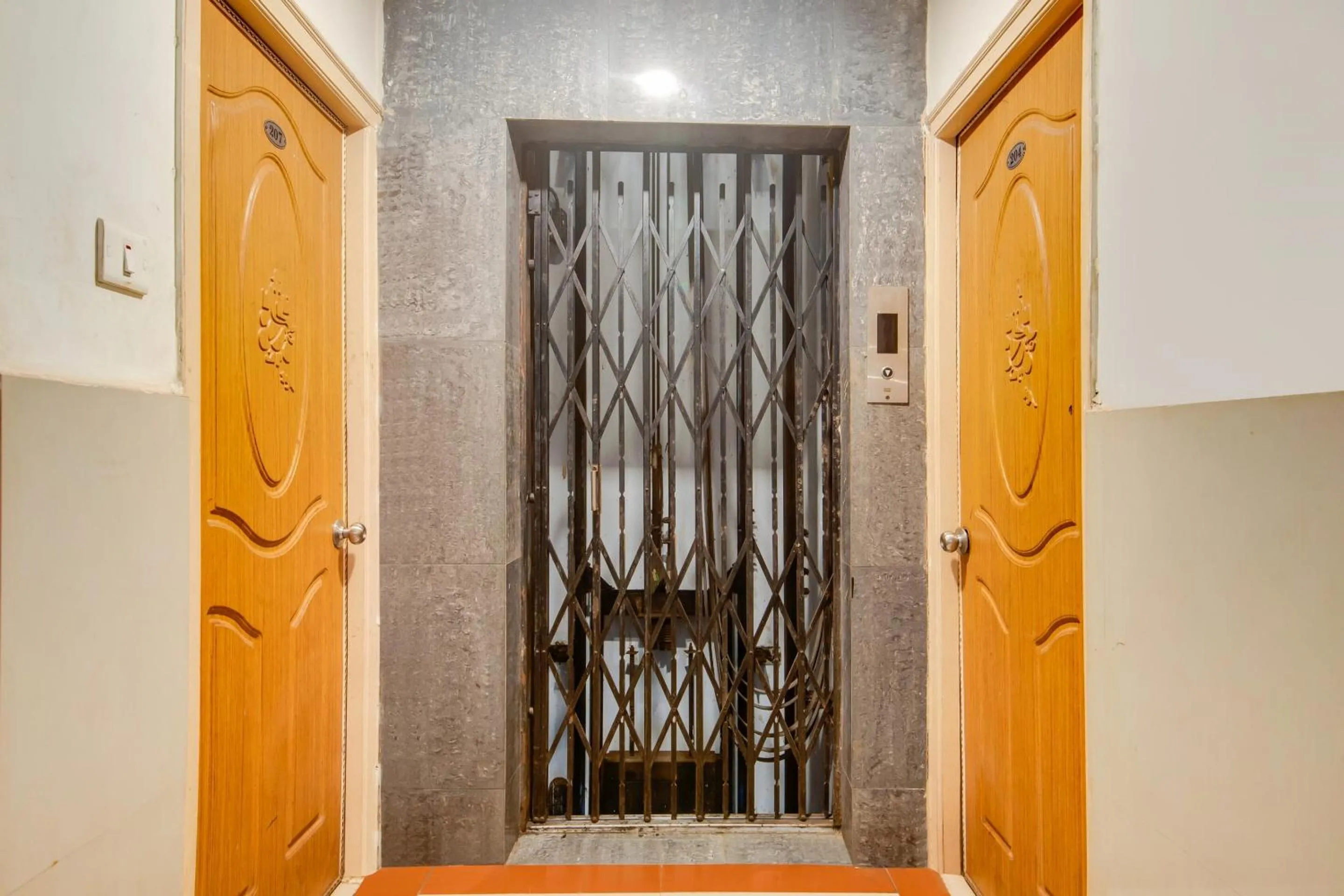 Facade/entrance in SPOT ON SGS RESIDENCY