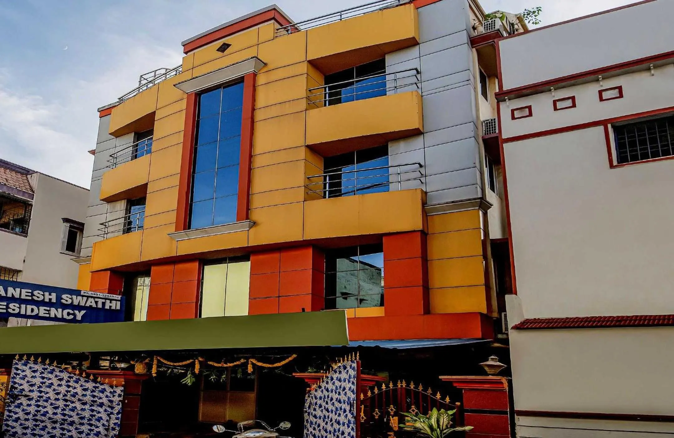 Facade/entrance in SPOT ON SGS RESIDENCY