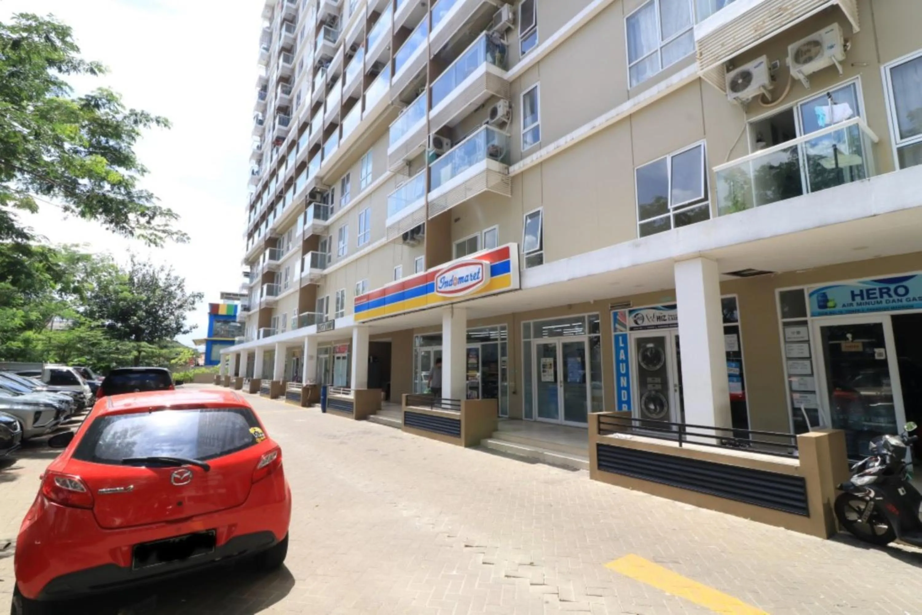 Restaurant/places to eat in Paradise Mansion Apartment by Guardian Pro