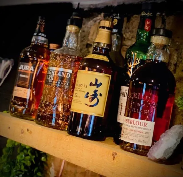 Lounge or bar in Sutton Staithe Hotel