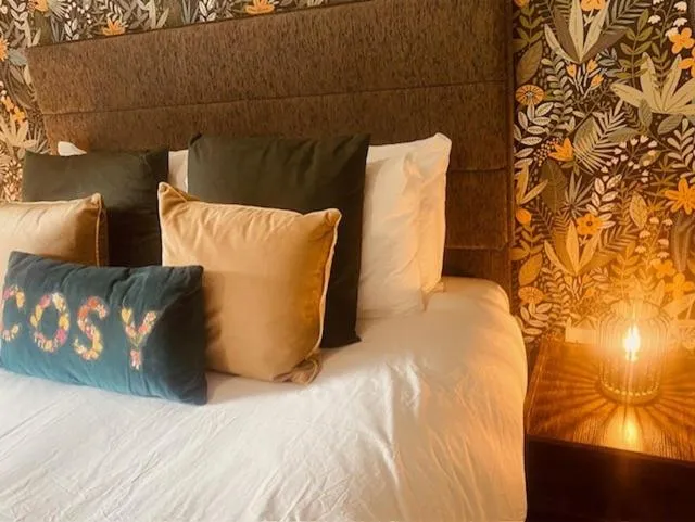 River view, Bed in Sutton Staithe Hotel