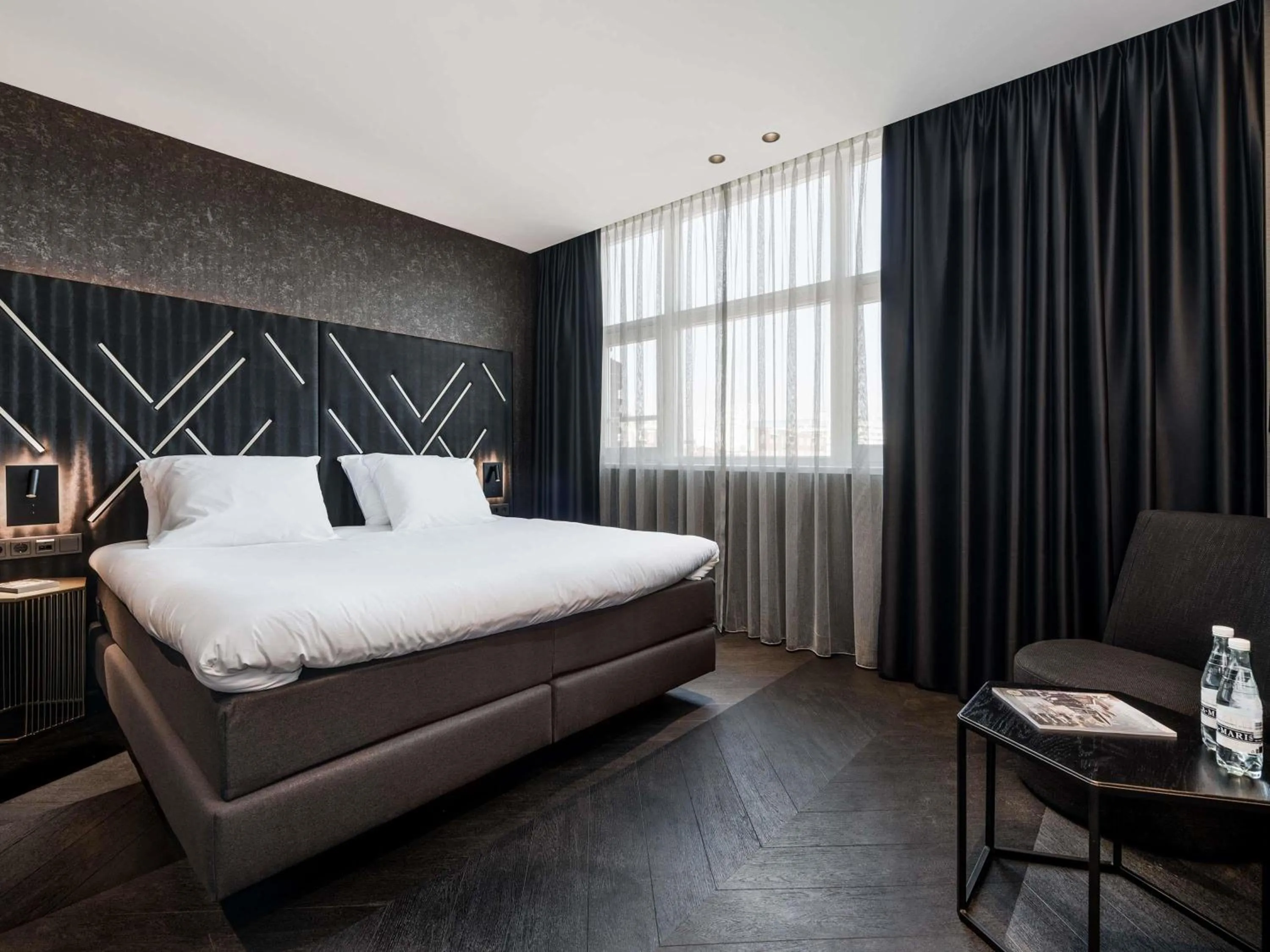 Bedroom, Bed in Le Marin Hotel Rotterdam City - Handwritten Collection