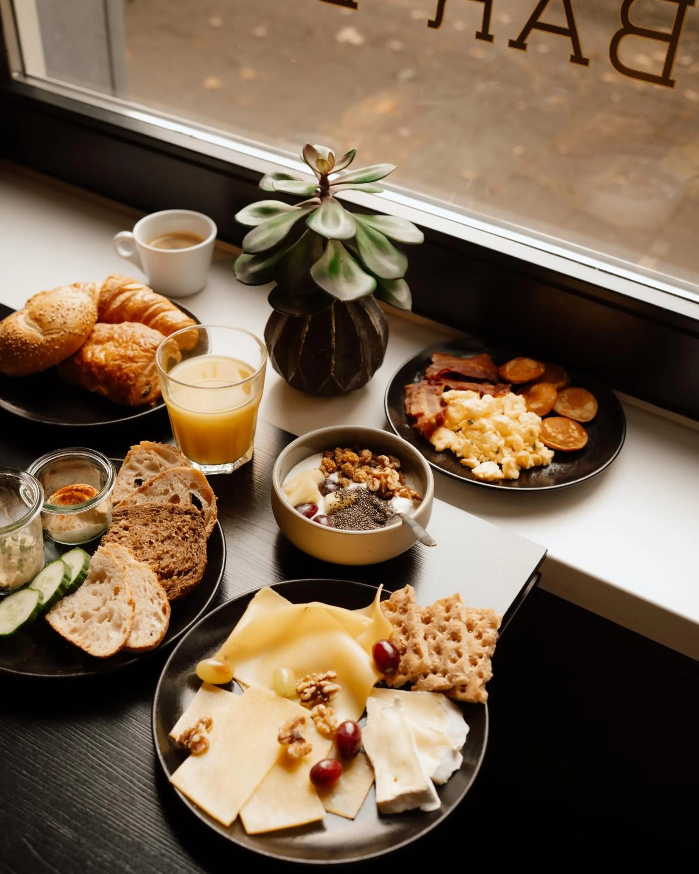 Breakfast in Le Marin Hotel Rotterdam City - Handwritten Collection