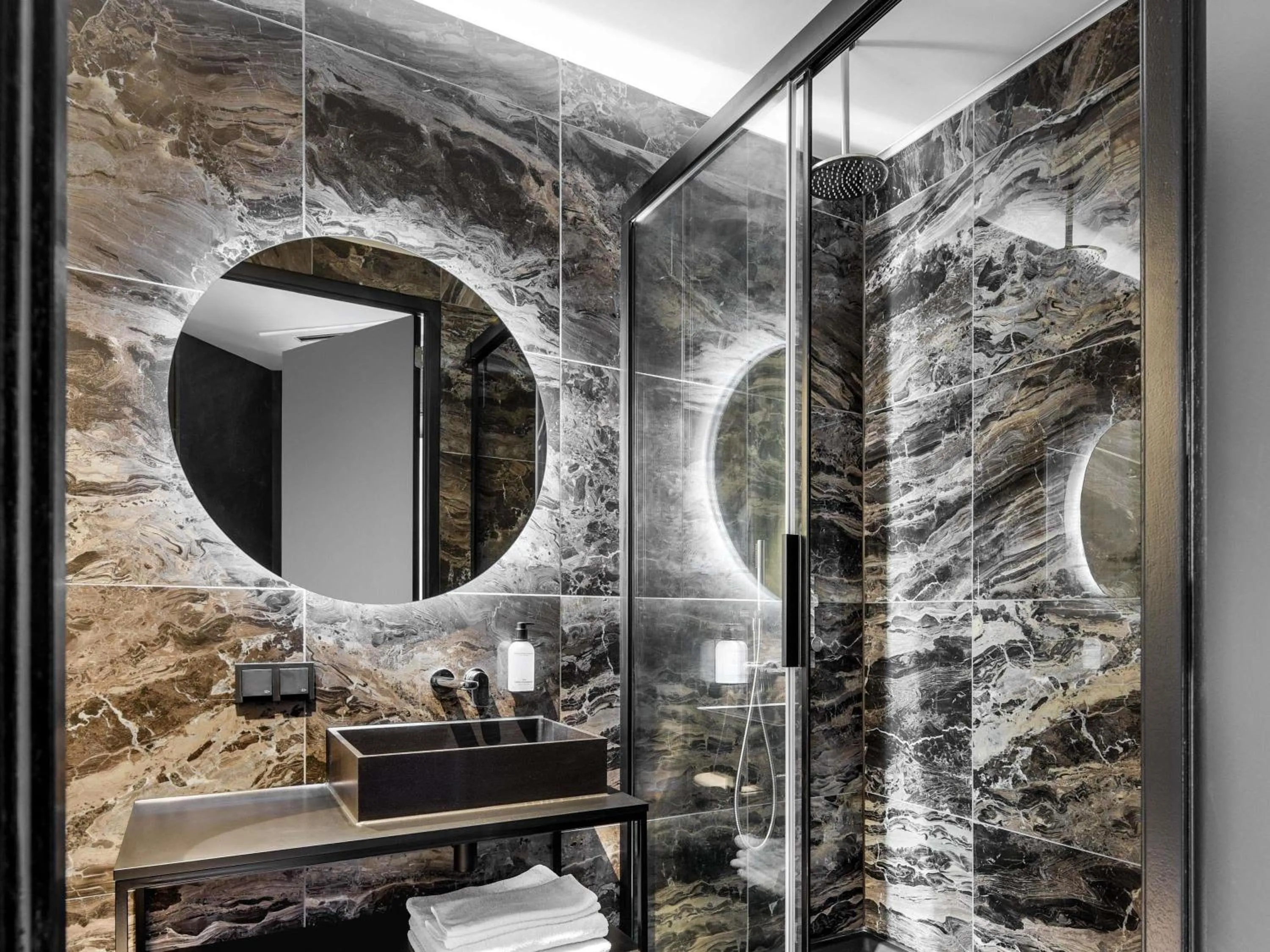 Bedroom in Le Marin Hotel Rotterdam City - Handwritten Collection