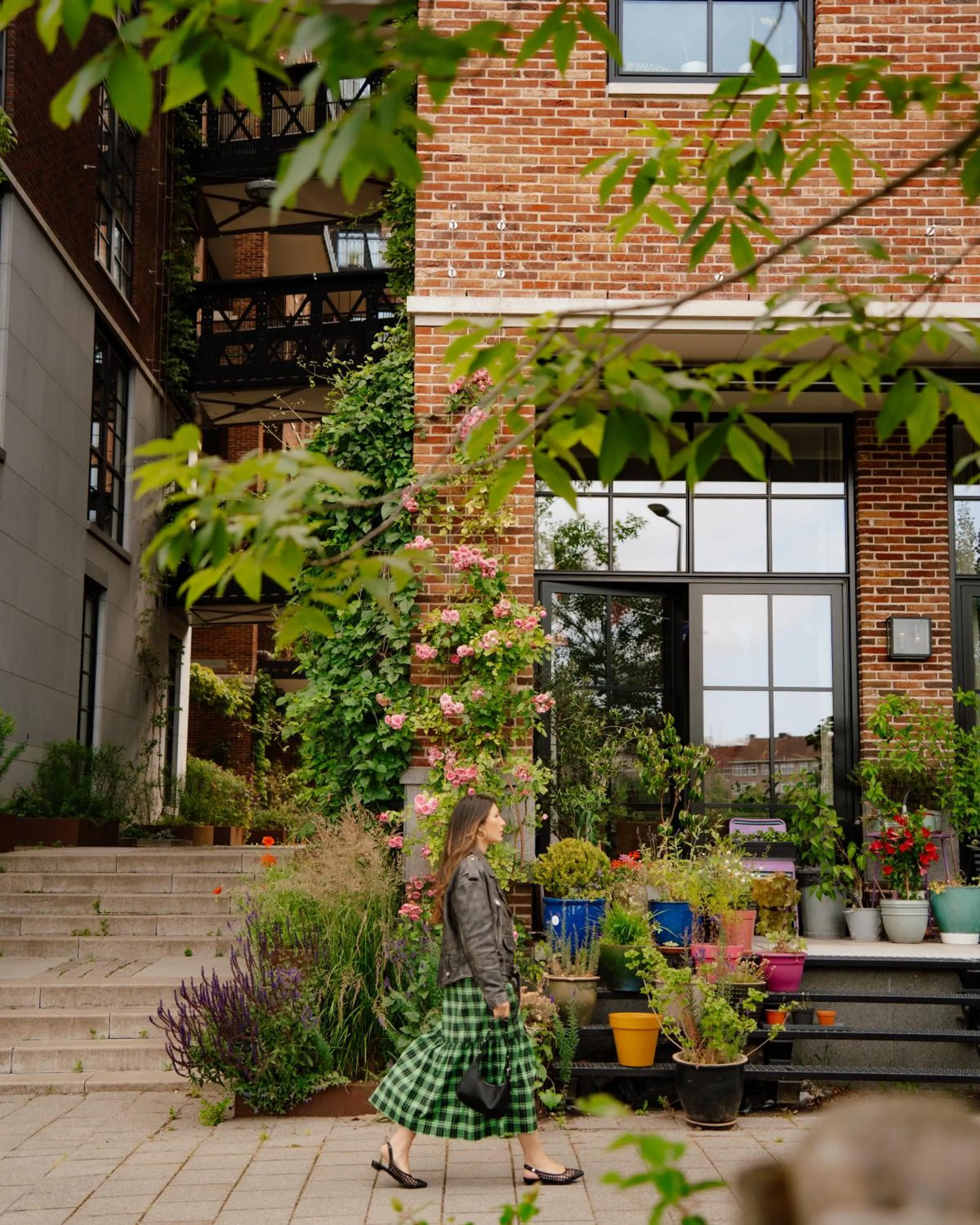 People in Le Marin Hotel Rotterdam City - Handwritten Collection