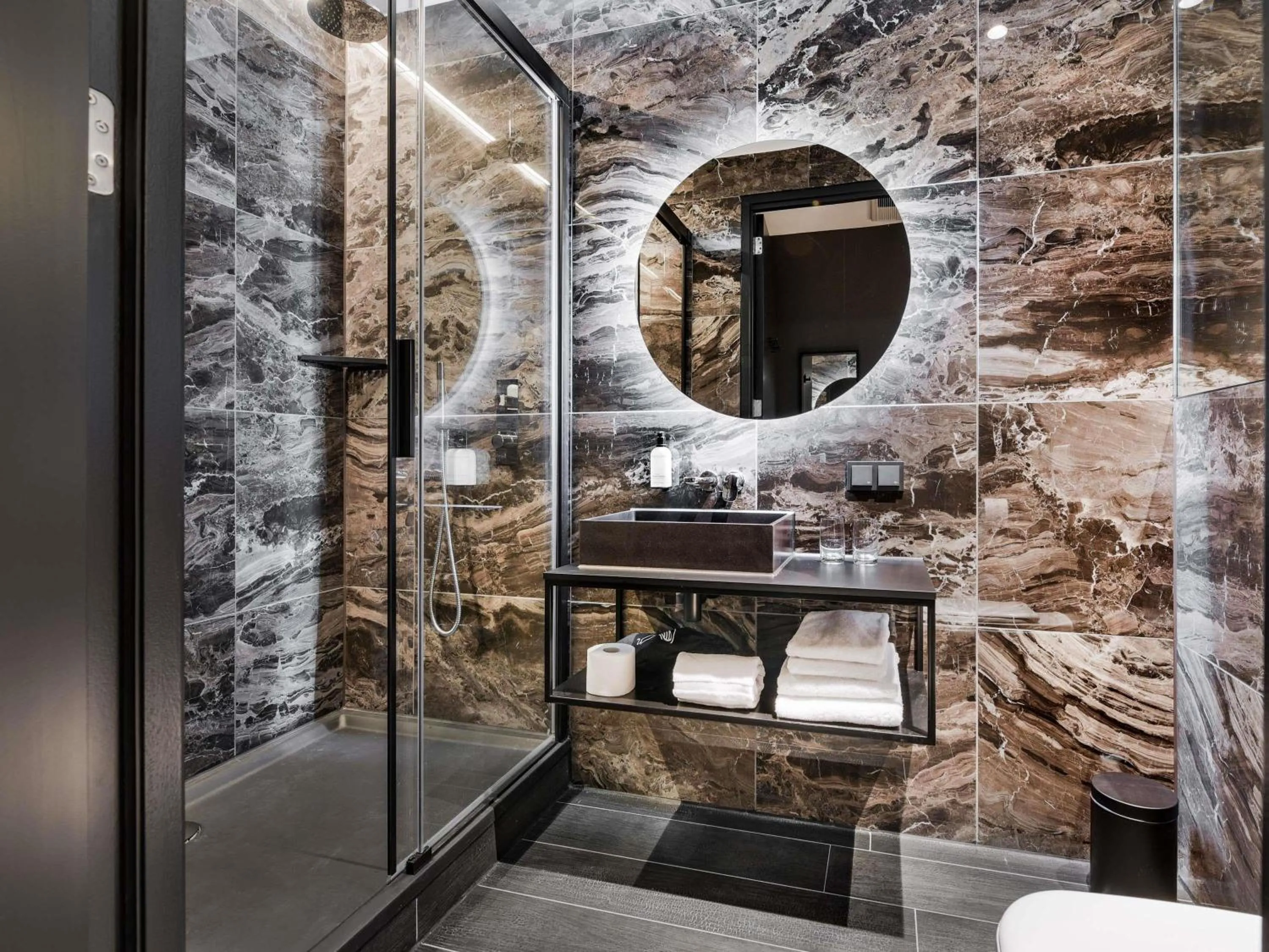 Bedroom in Le Marin Hotel Rotterdam City - Handwritten Collection