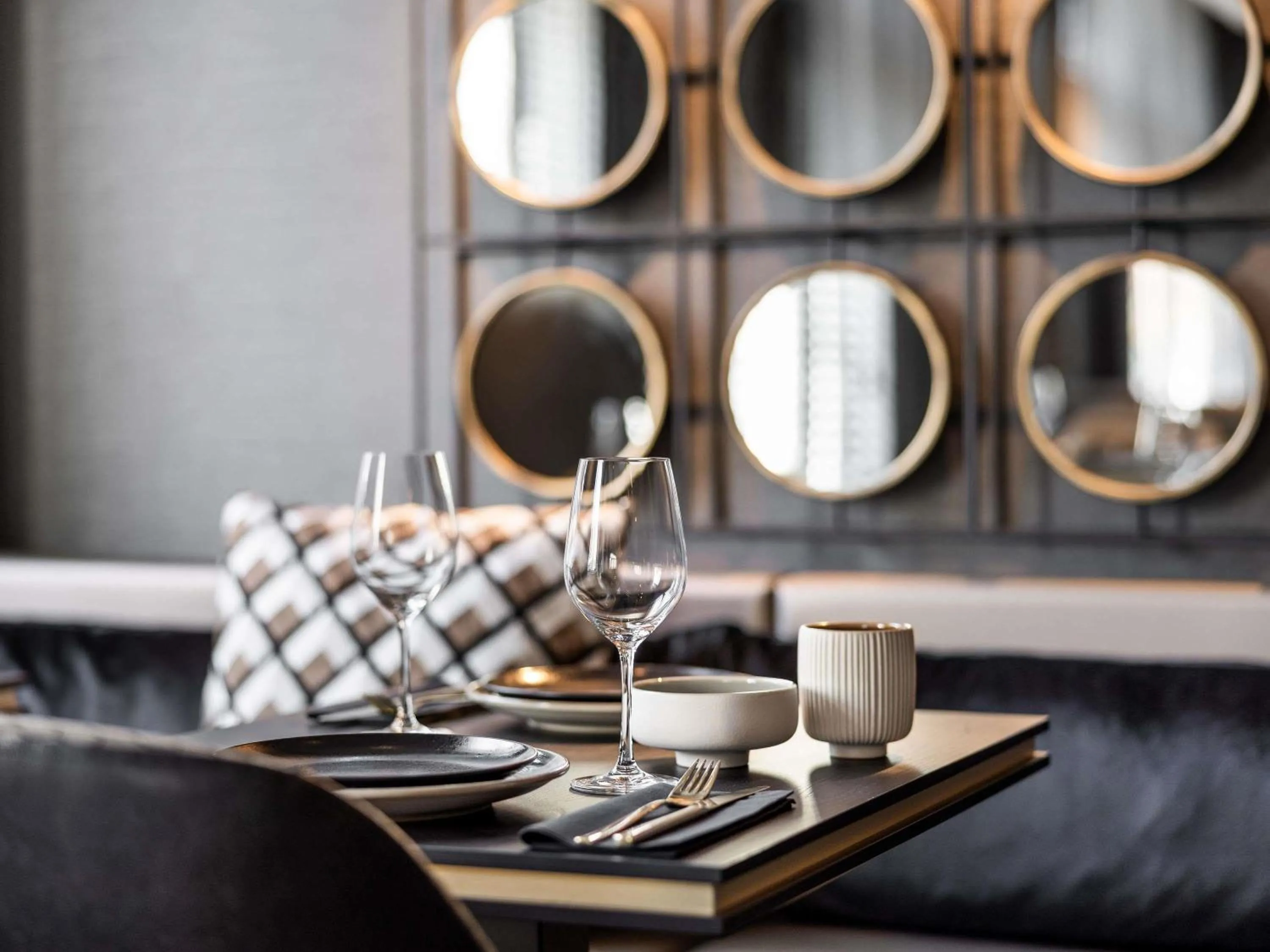 Lounge or bar in Le Marin Hotel Rotterdam City - Handwritten Collection