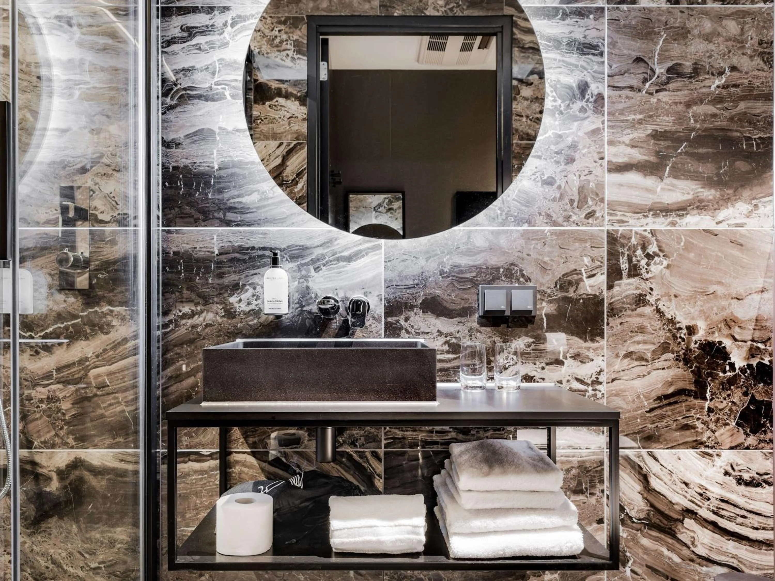 Classic King Room in Le Marin Hotel Rotterdam City - Handwritten Collection