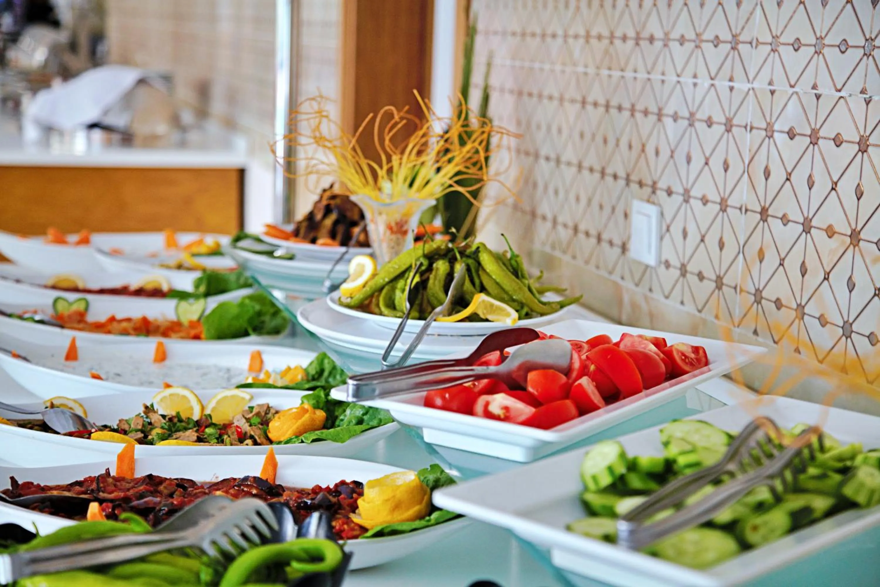 Restaurant/places to eat in Side Legend Hotel