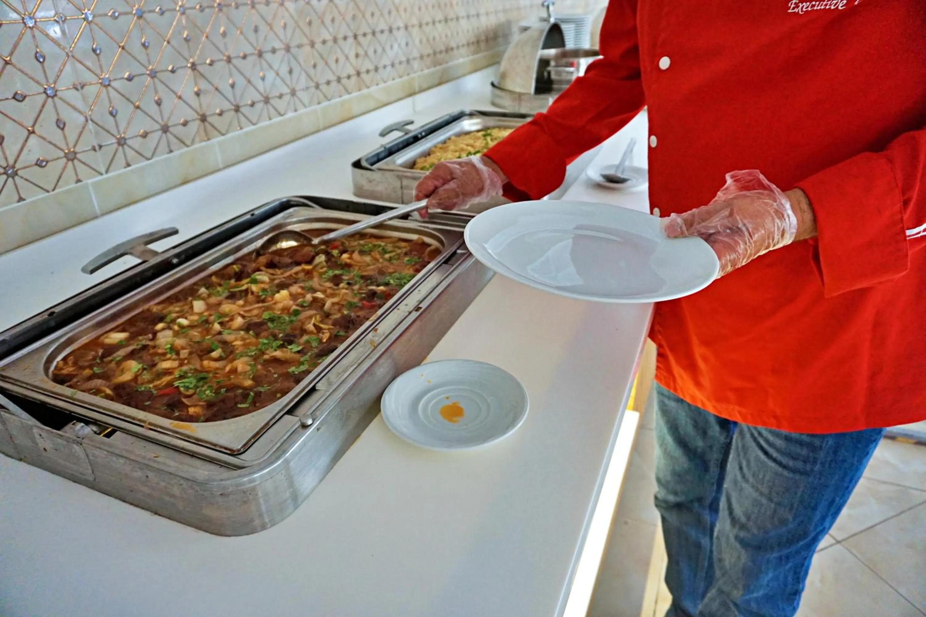 Restaurant/places to eat in Side Legend Hotel