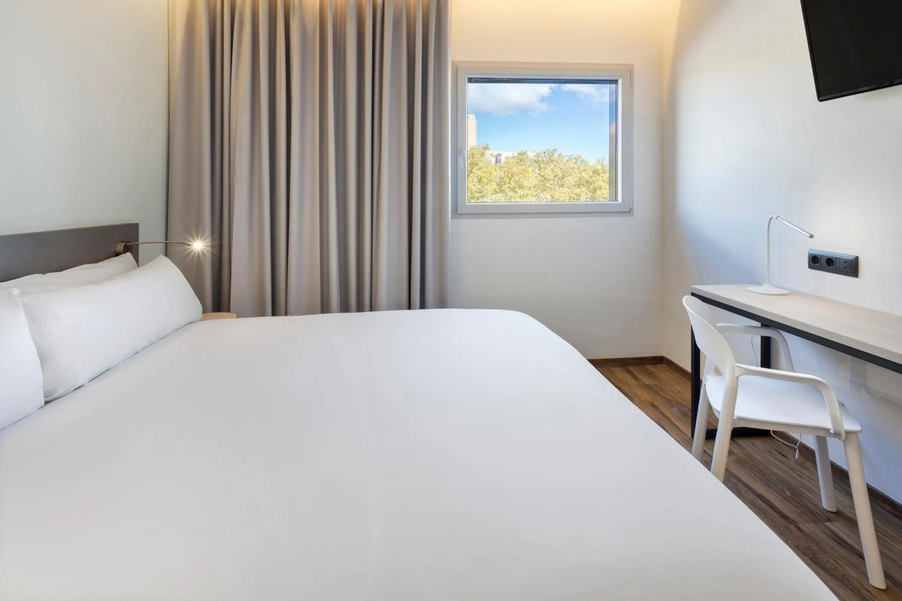 Bed in B&B HOTEL Madrid Alcorcón