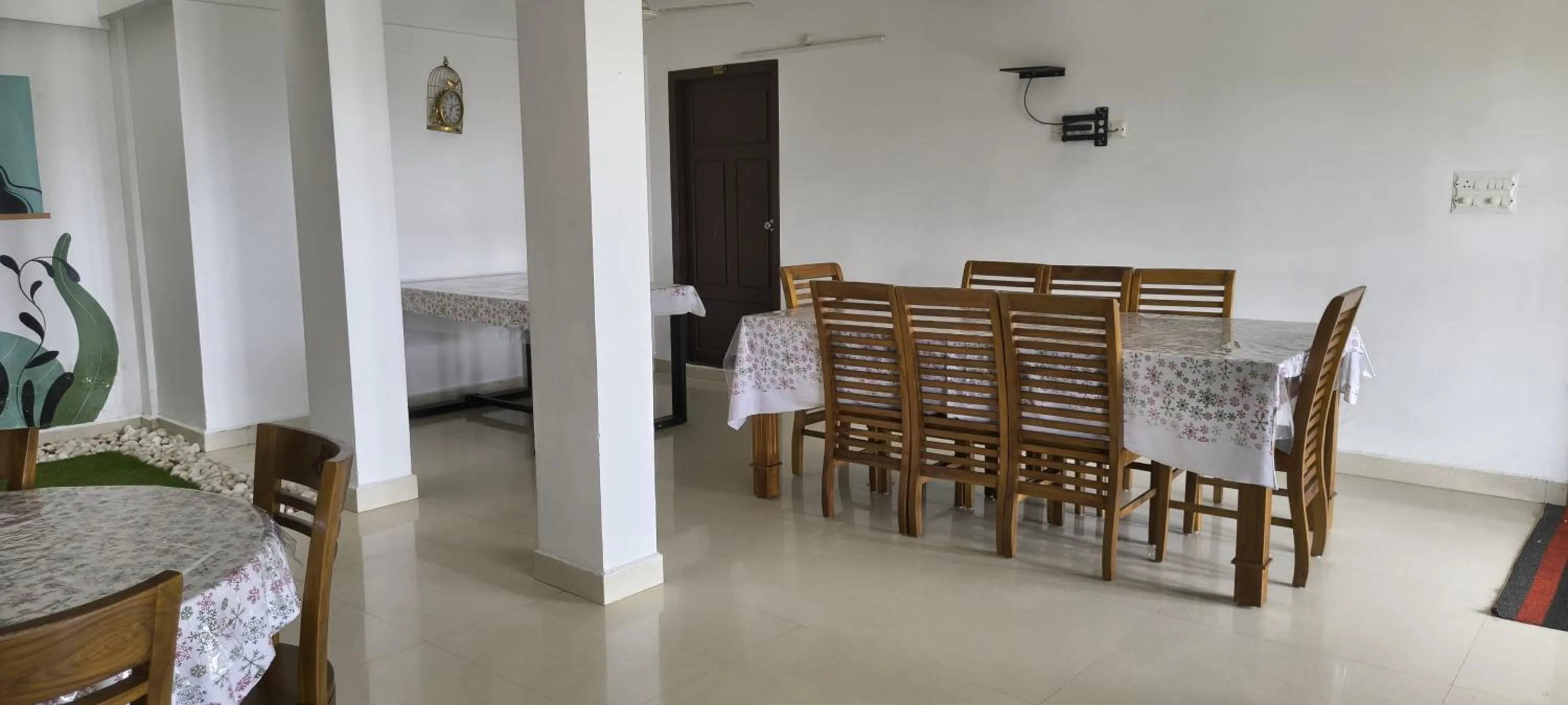 Dining area in Vagamon Hill Chimes