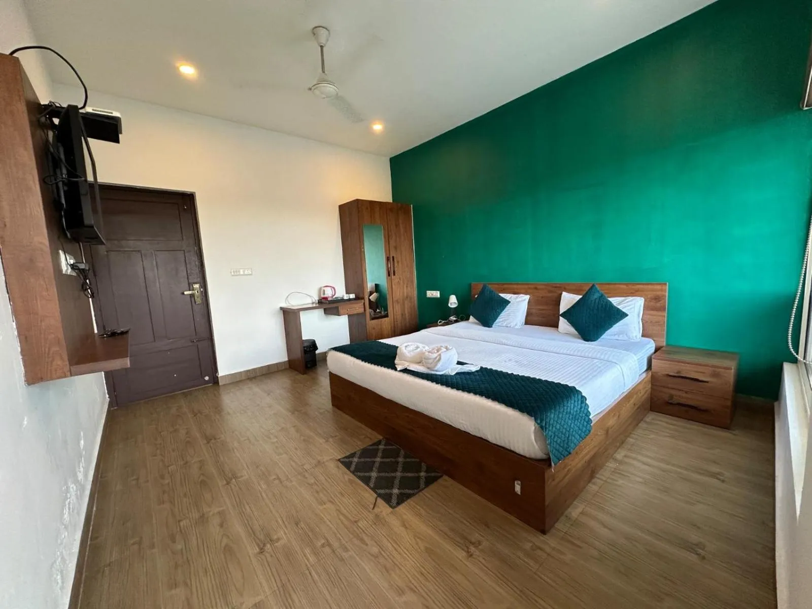 Bedroom, Bed in Vagamon Hill Chimes