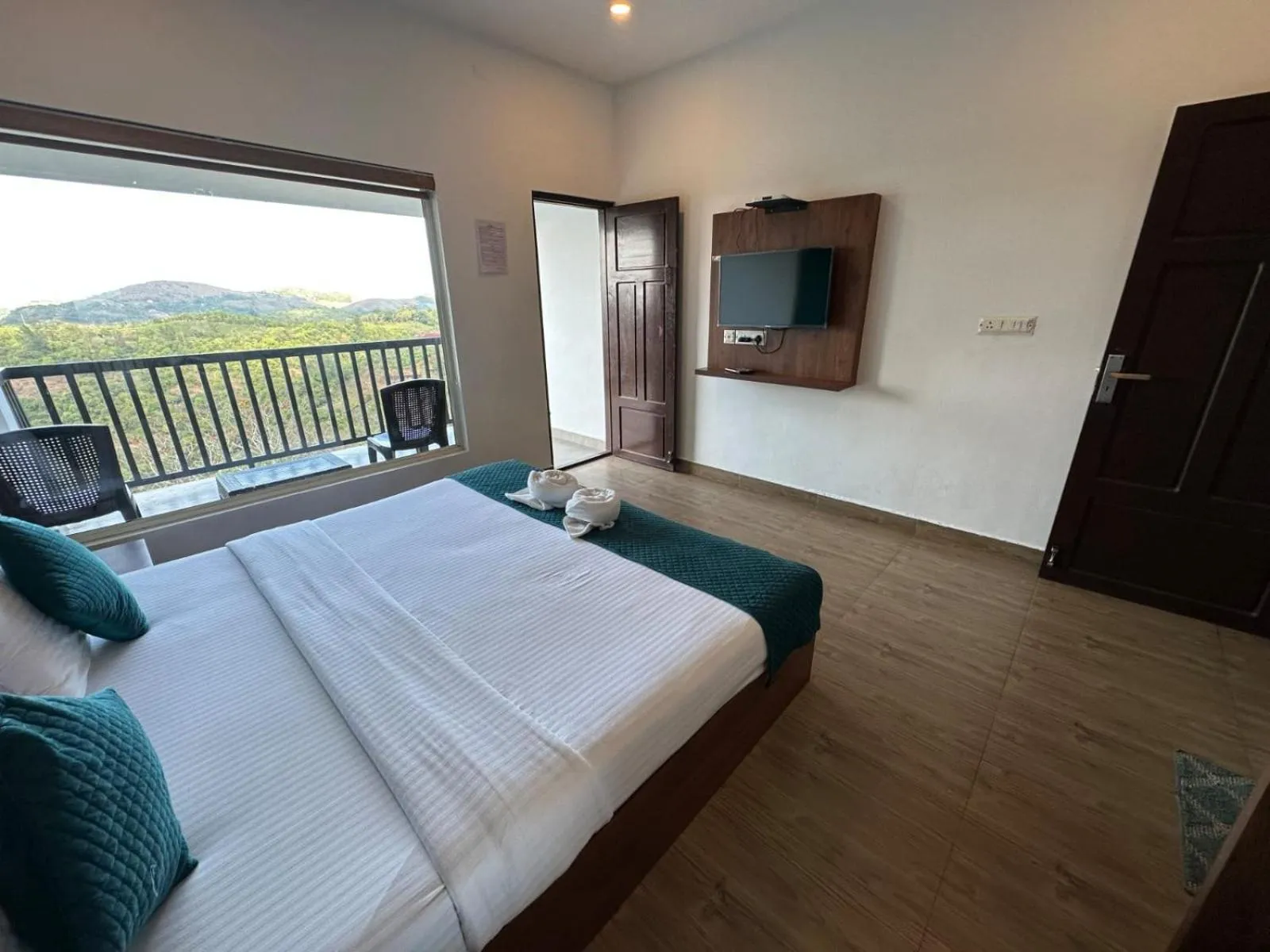 Balcony/Terrace, Bed in Vagamon Hill Chimes