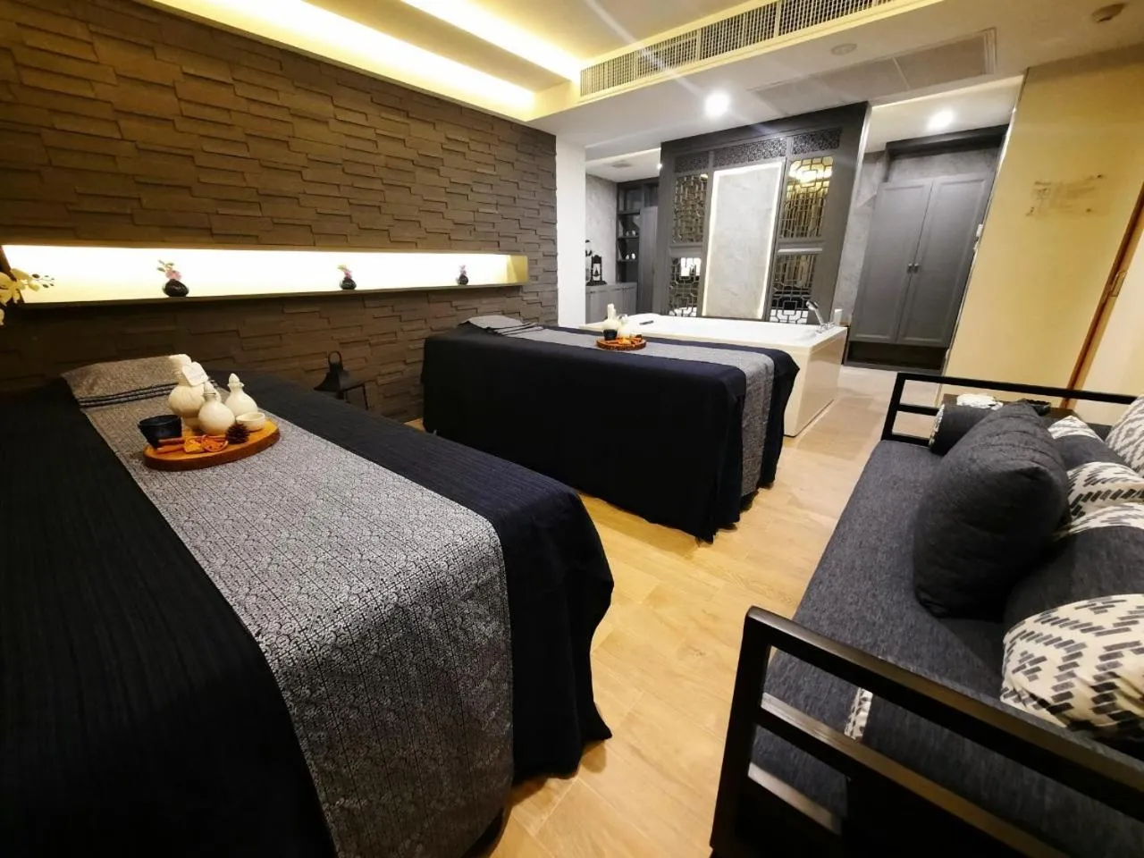 Massage, Bed in Ama's House Luxury Boutique Hotel