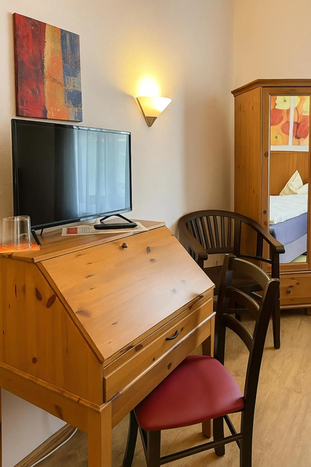 Photo of the whole room in Hotel Skada City Cölln