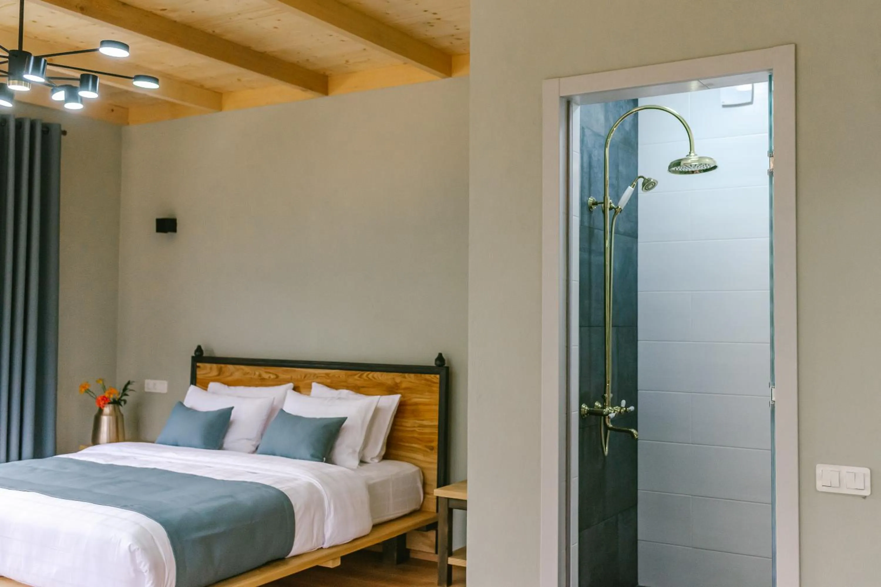 Bed in Hotel Chateau Iveri