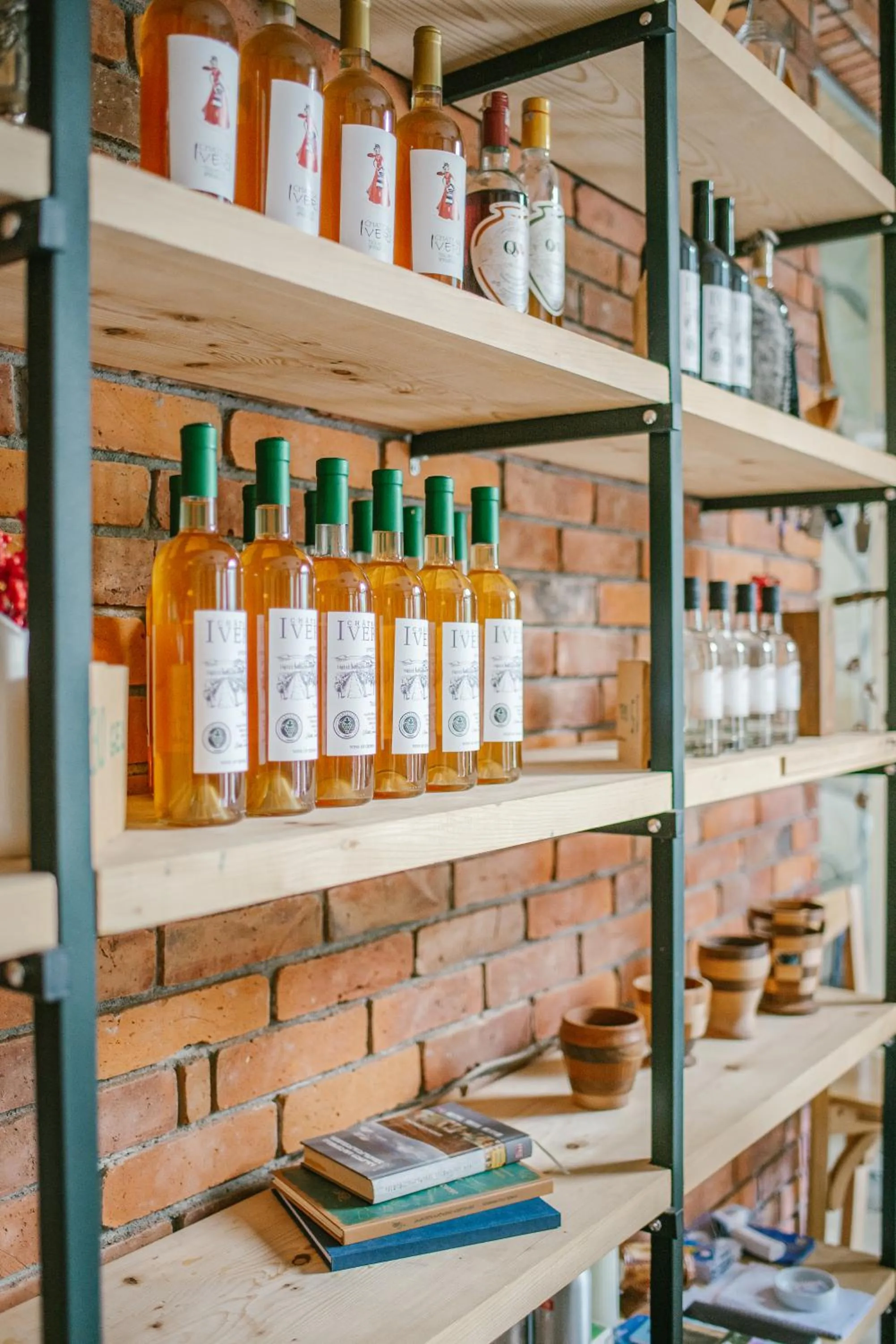 Restaurant/places to eat in Hotel Chateau Iveri