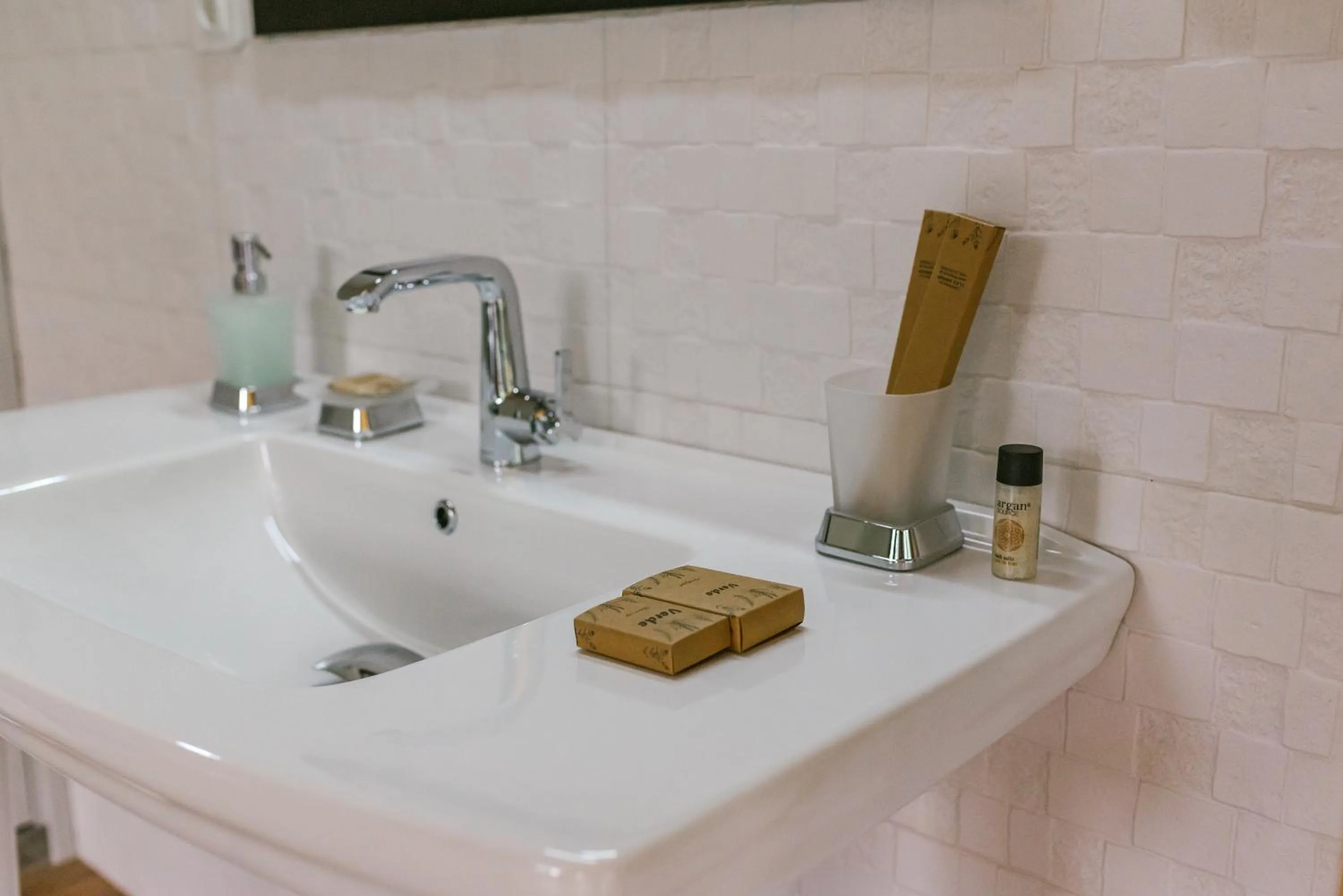 Bathroom in Hotel Chateau Iveri