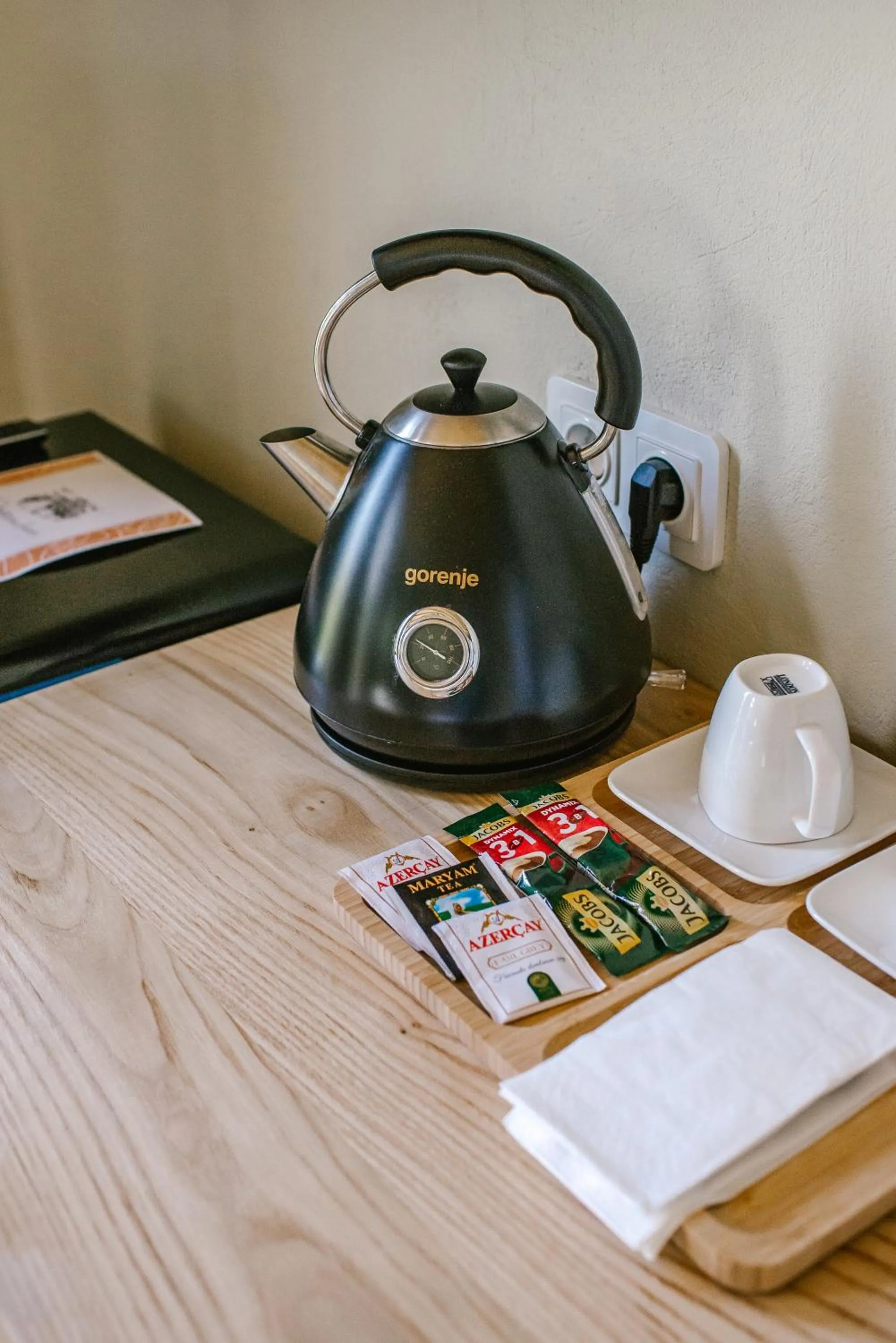 Coffee/tea facilities in Hotel Chateau Iveri