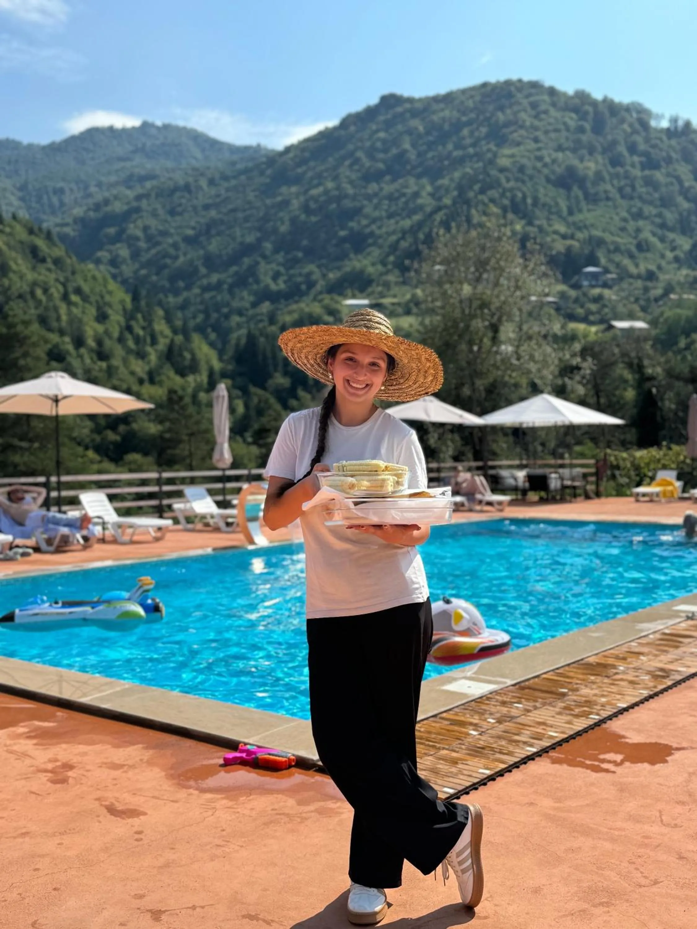 Swimming pool in Hotel Chateau Iveri