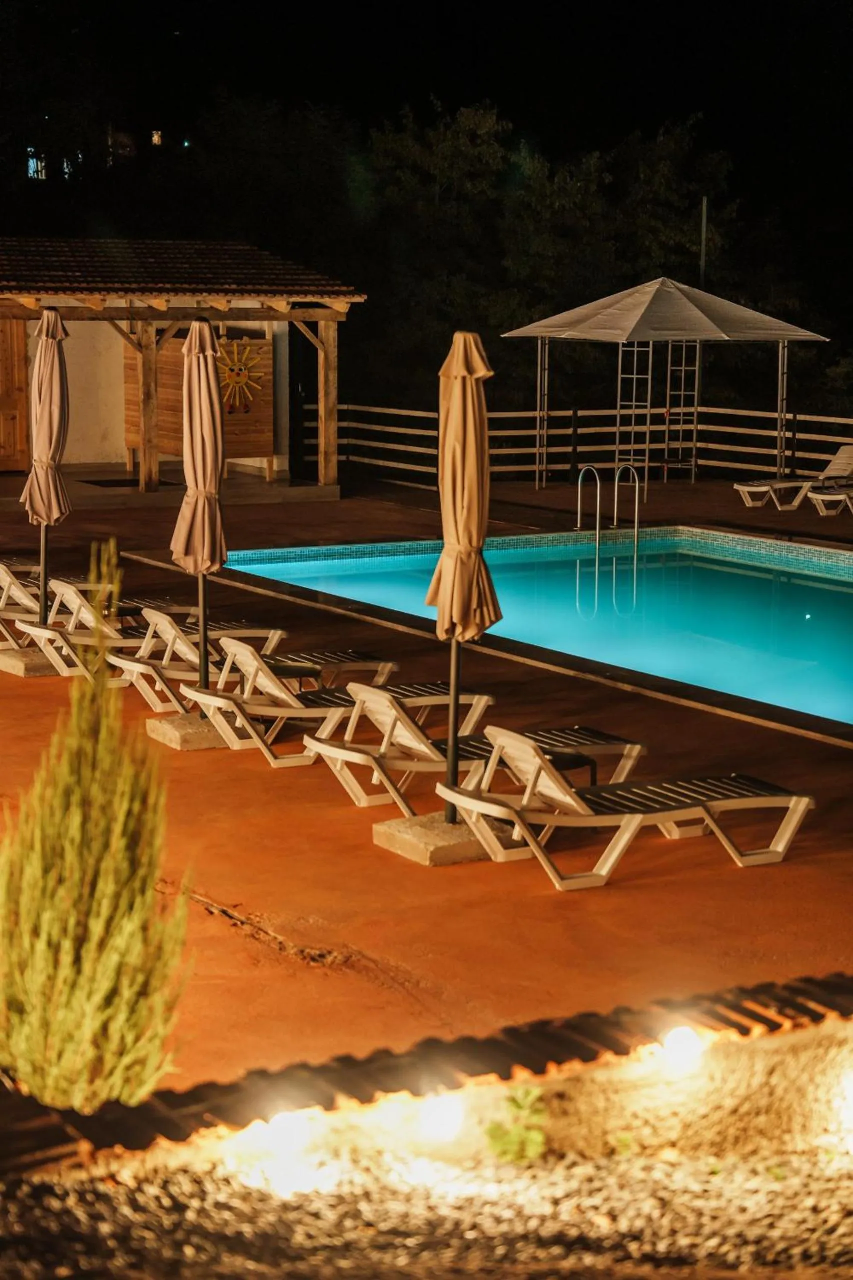 Swimming pool in Hotel Chateau Iveri
