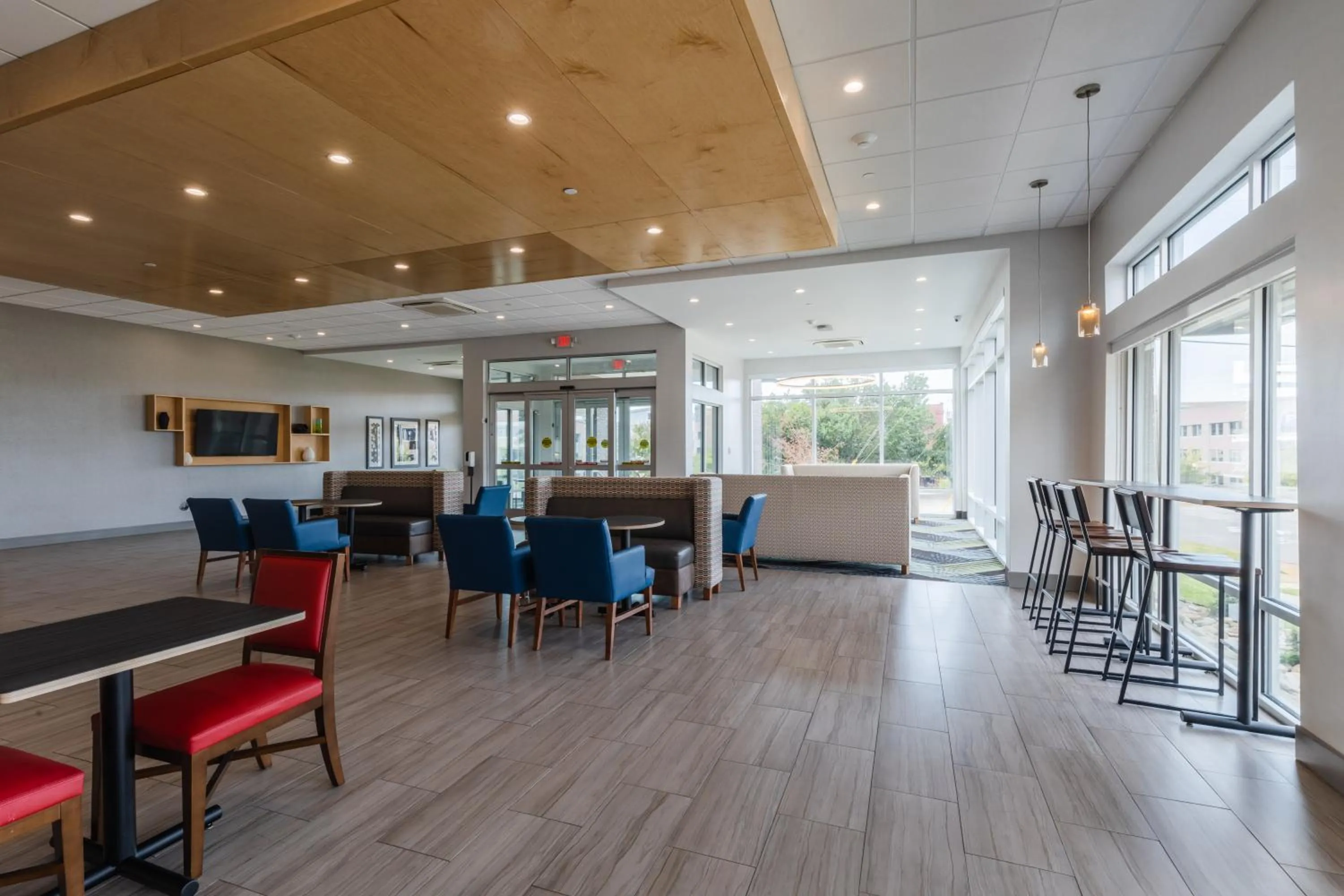 Breakfast in Holiday Inn Express & Suites Columbia Downtown The Vista by IHG