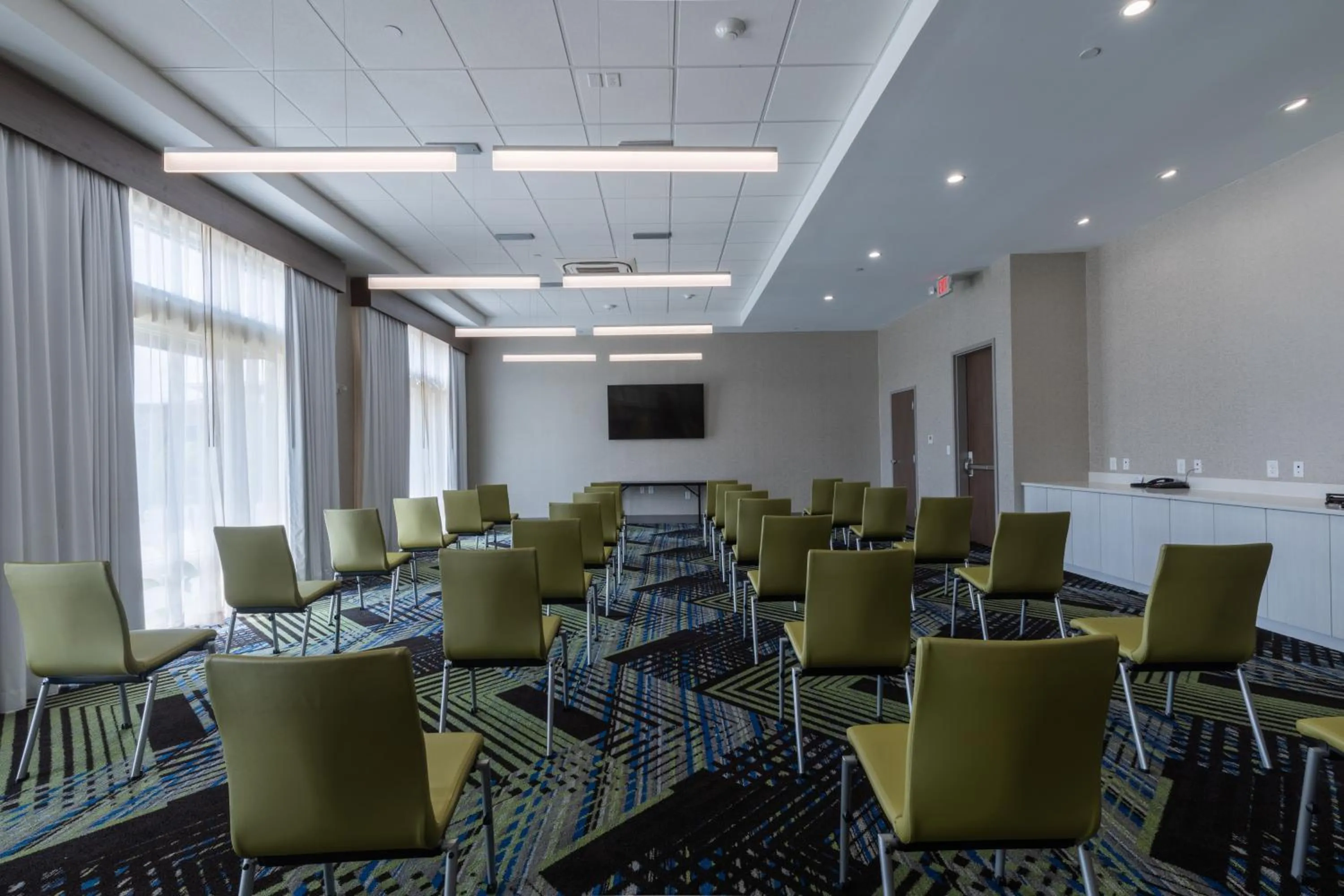 Meeting/conference room in Holiday Inn Express & Suites Columbia Downtown The Vista by IHG