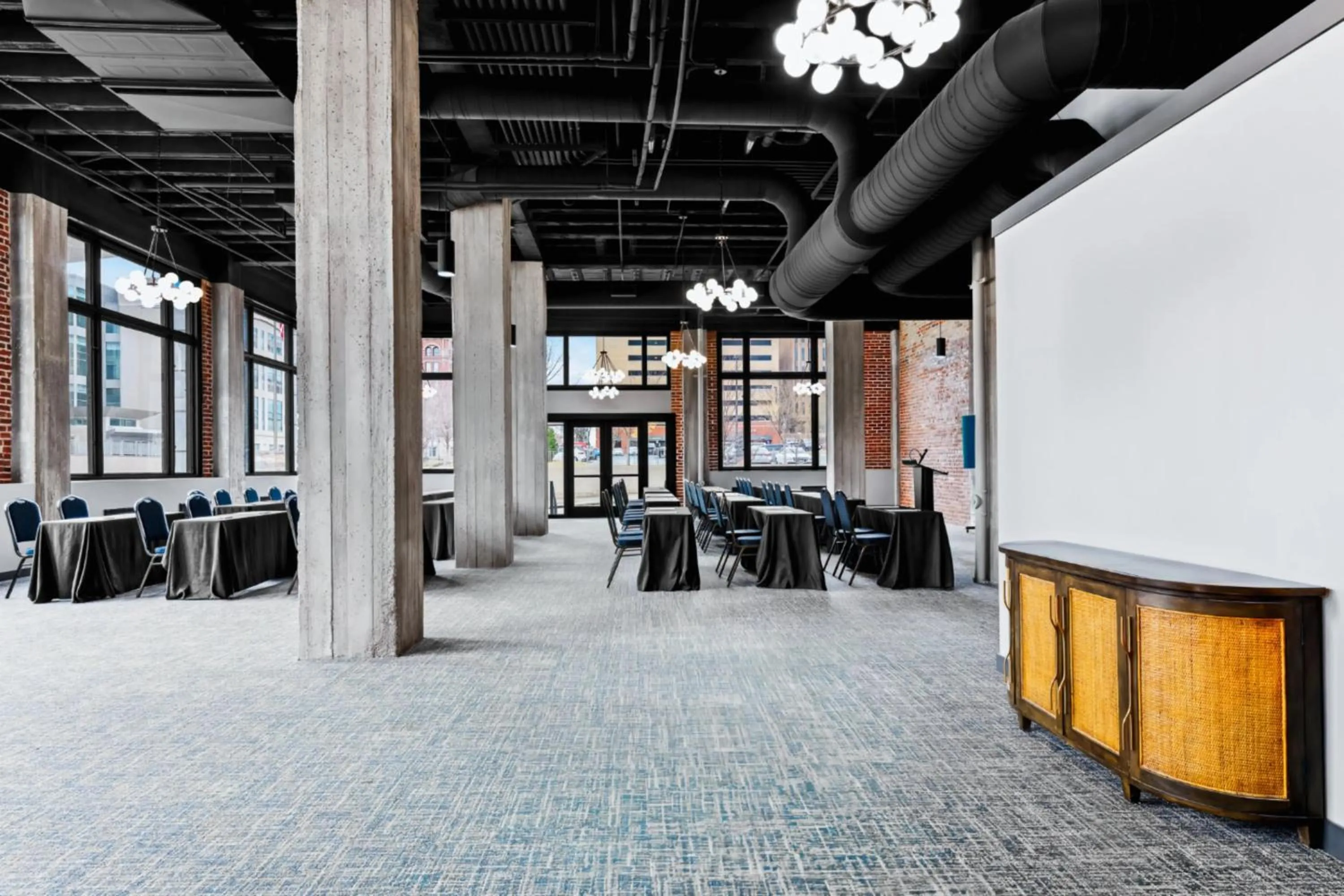 Meeting/conference room in Hotel Indigo - Omaha Downtown by IHG