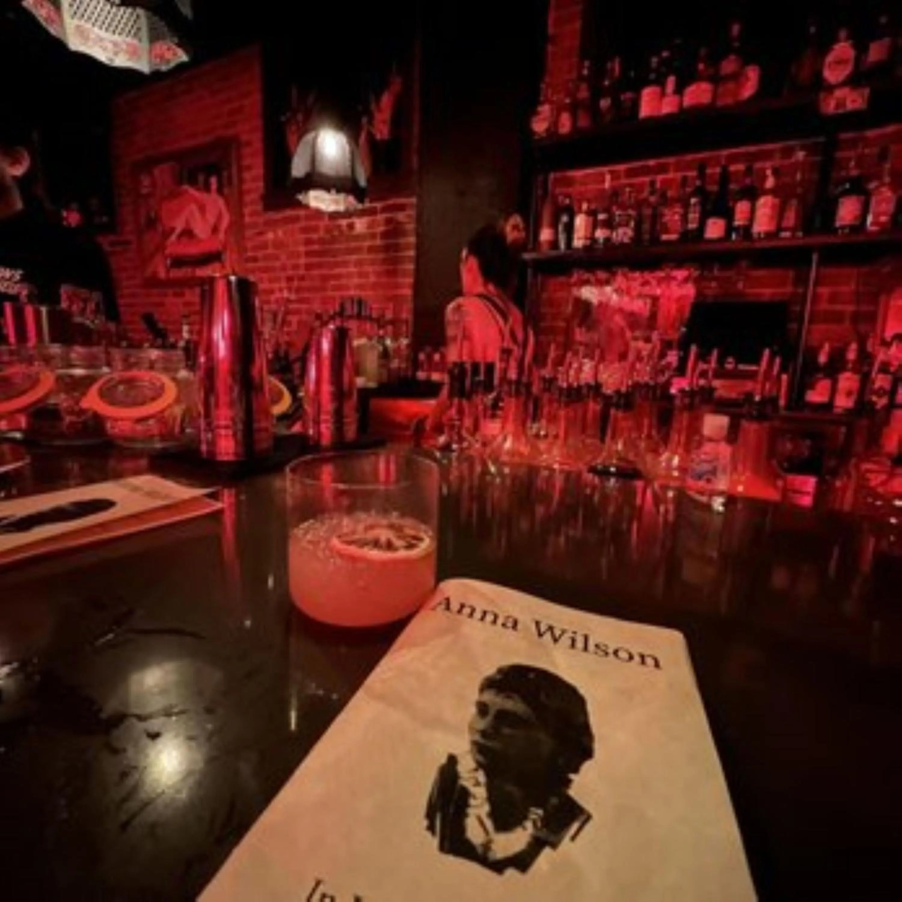 Lounge or bar in Hotel Indigo - Omaha Downtown by IHG