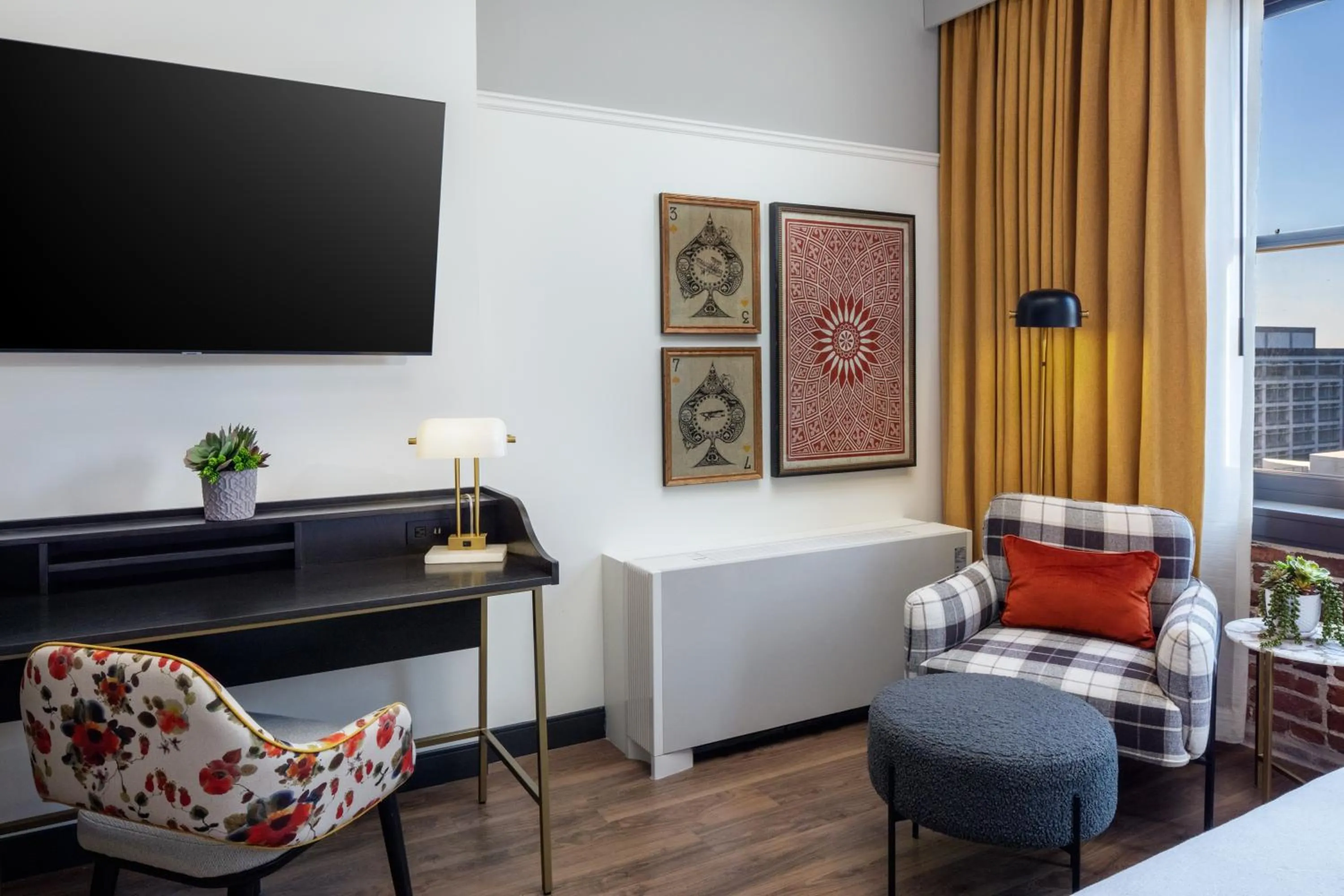 Seating area in Hotel Indigo - Omaha Downtown by IHG