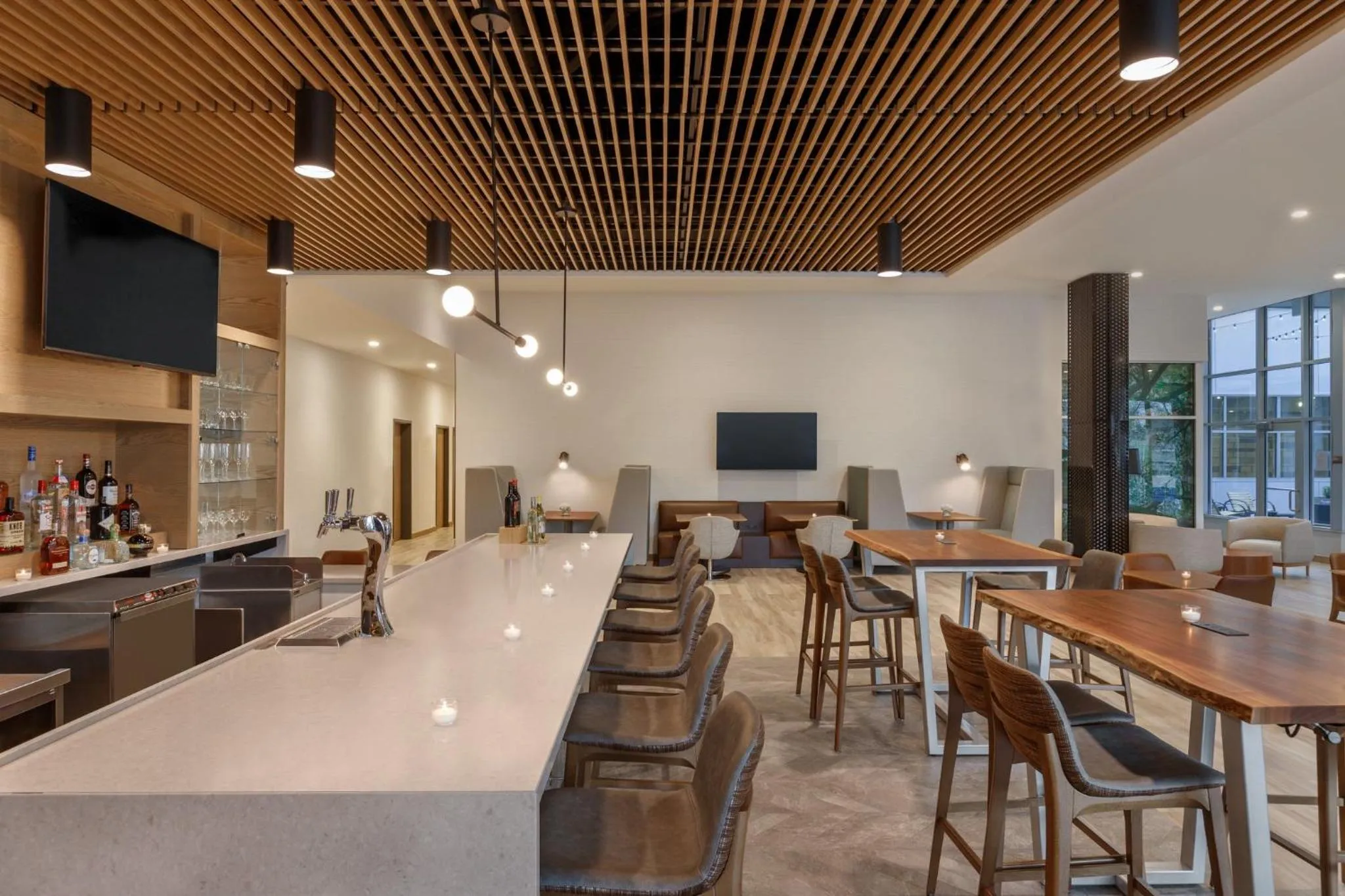 Lounge or bar in EVEN Hotel Rochester - Mayo Clinic Area by IHG