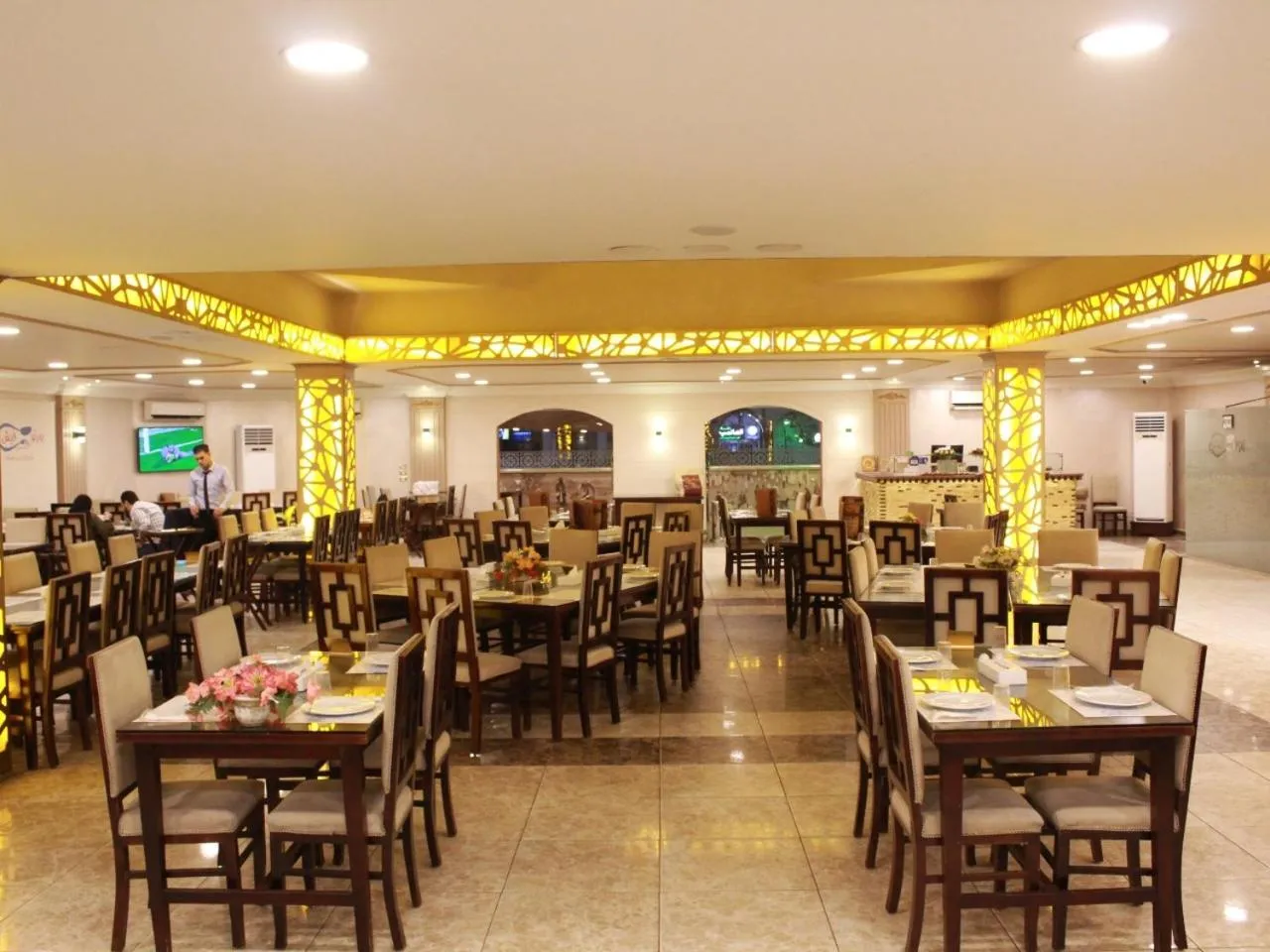 Restaurant/places to eat in Jewel Gameel appartement