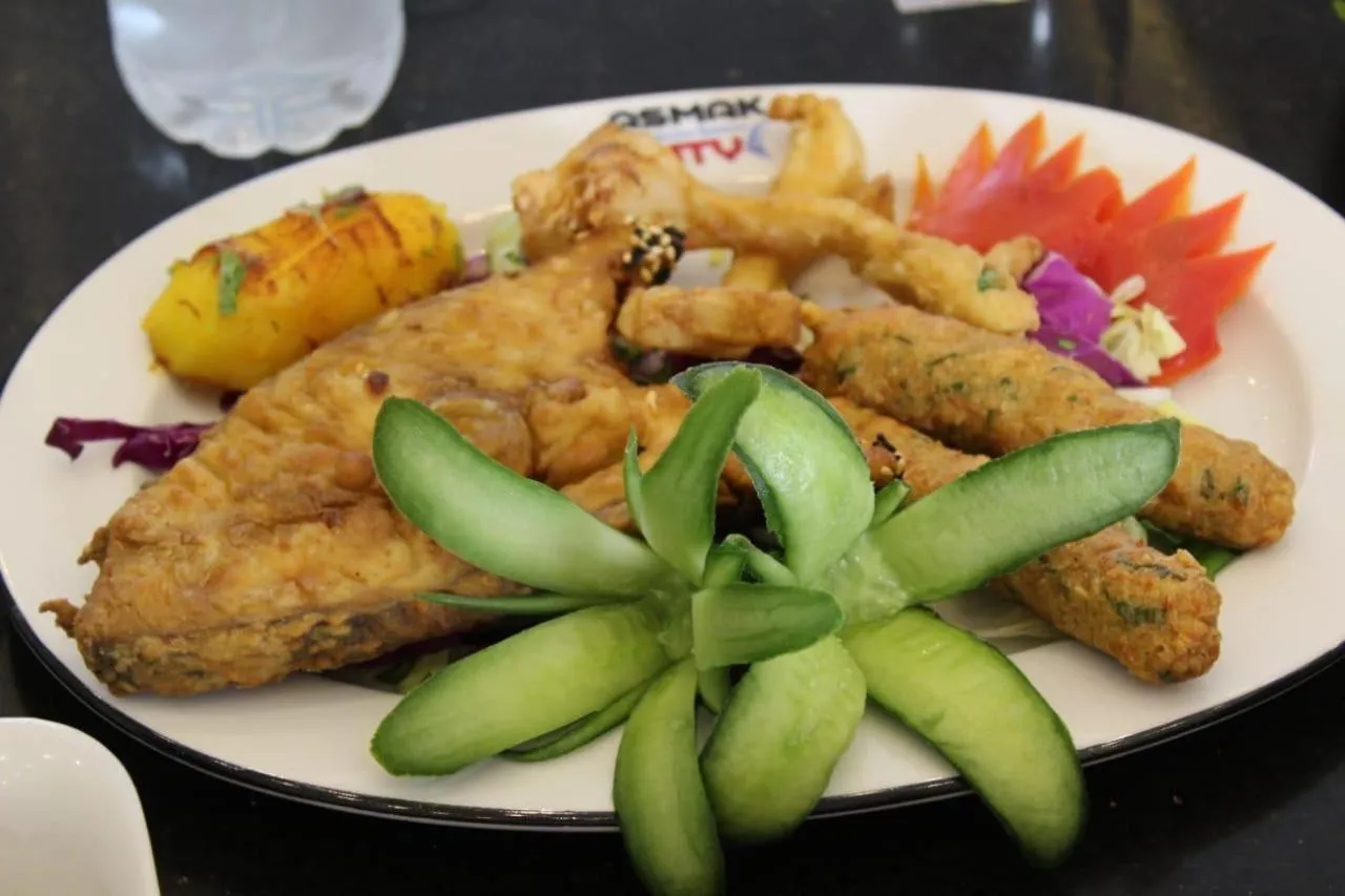 Restaurant/places to eat in Jewel Gameel appartement