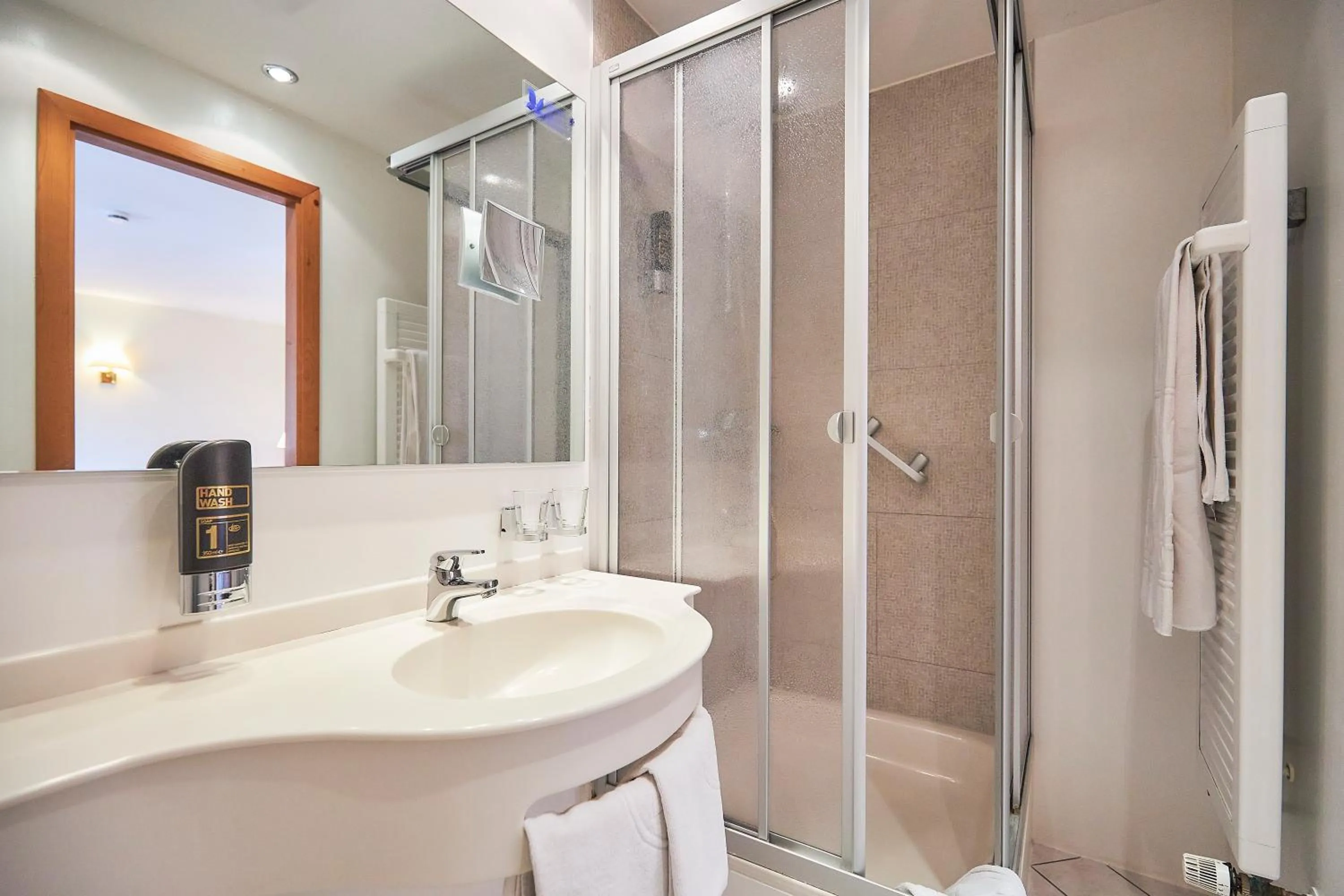 Shower in Flair-Hotel Zum Benediktiner