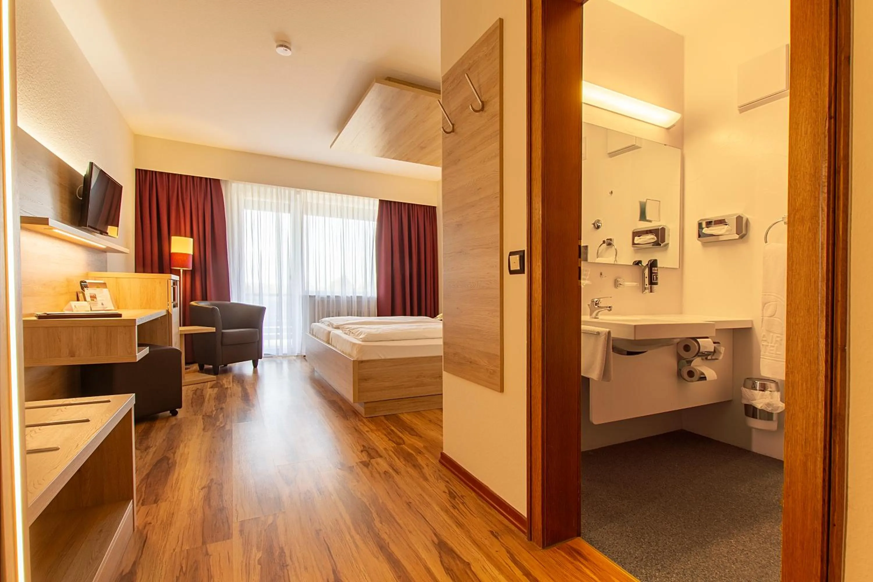 Photo of the whole room, Bed in Flair-Hotel Zum Benediktiner