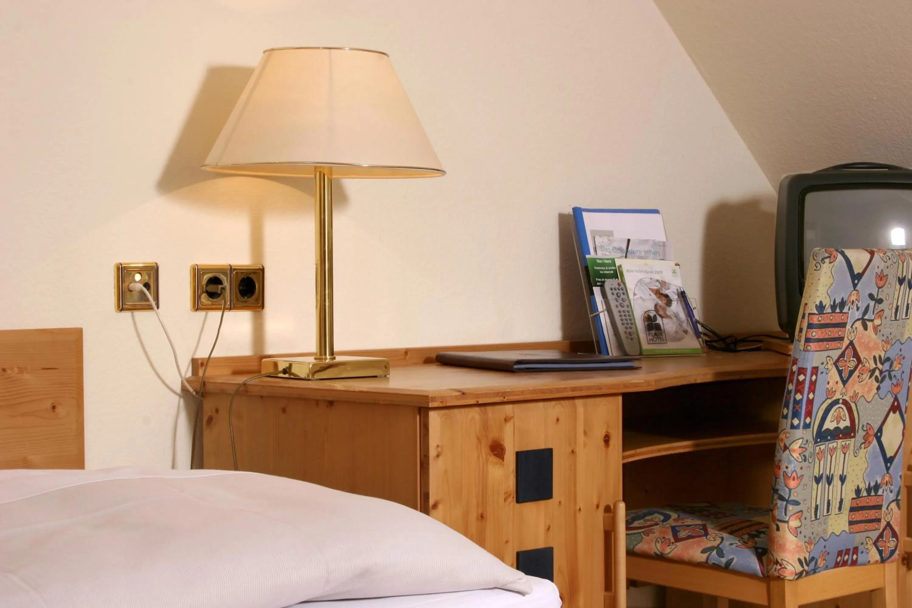 Shower, Bed in Flair-Hotel Zum Benediktiner