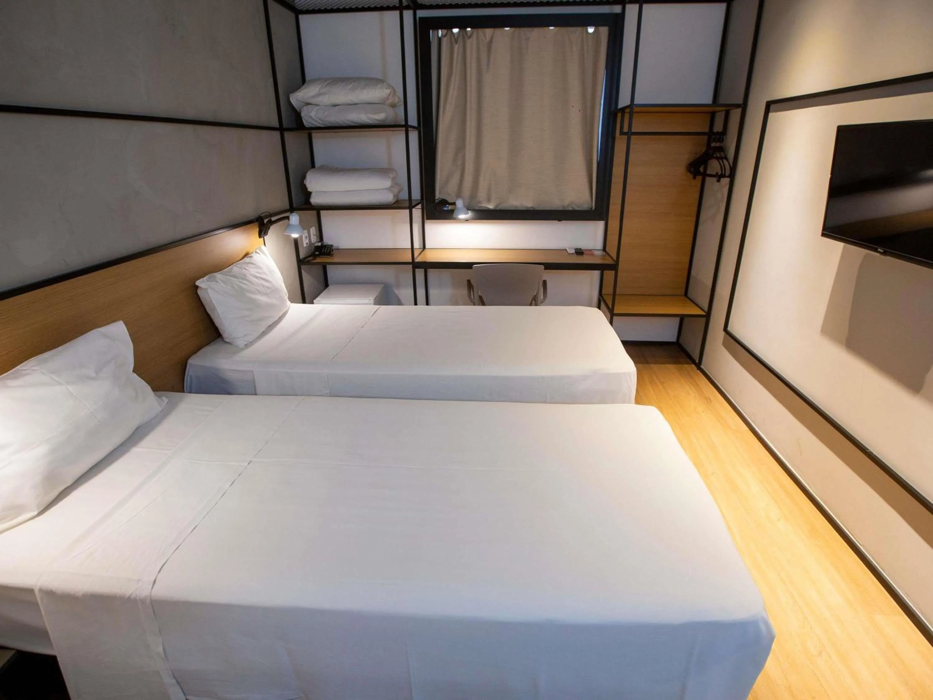 Bedroom, Bed in ibis Cuiaba Shopping