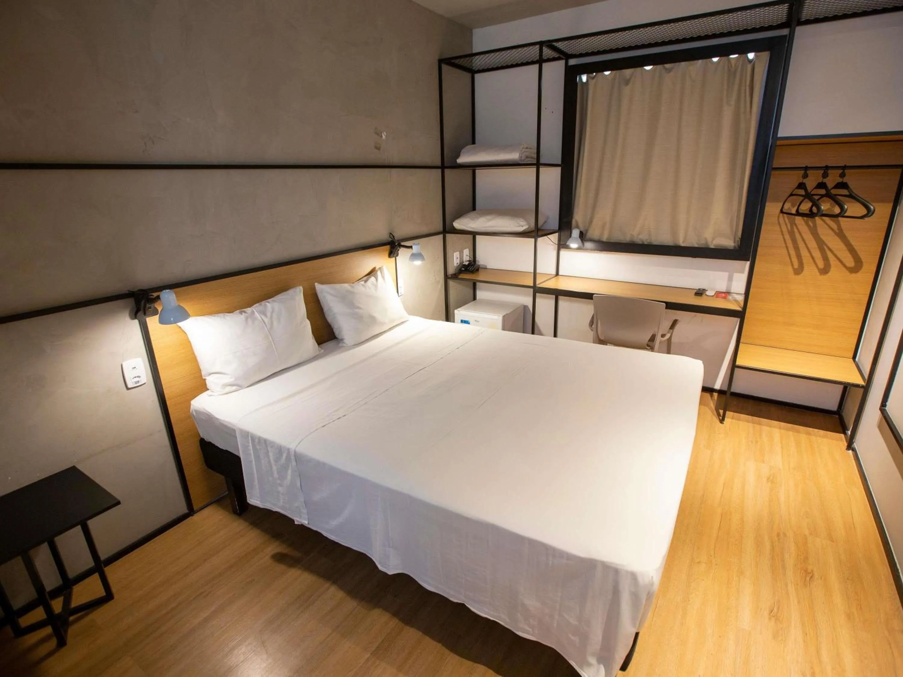 Bedroom, Bed in ibis Cuiaba Shopping