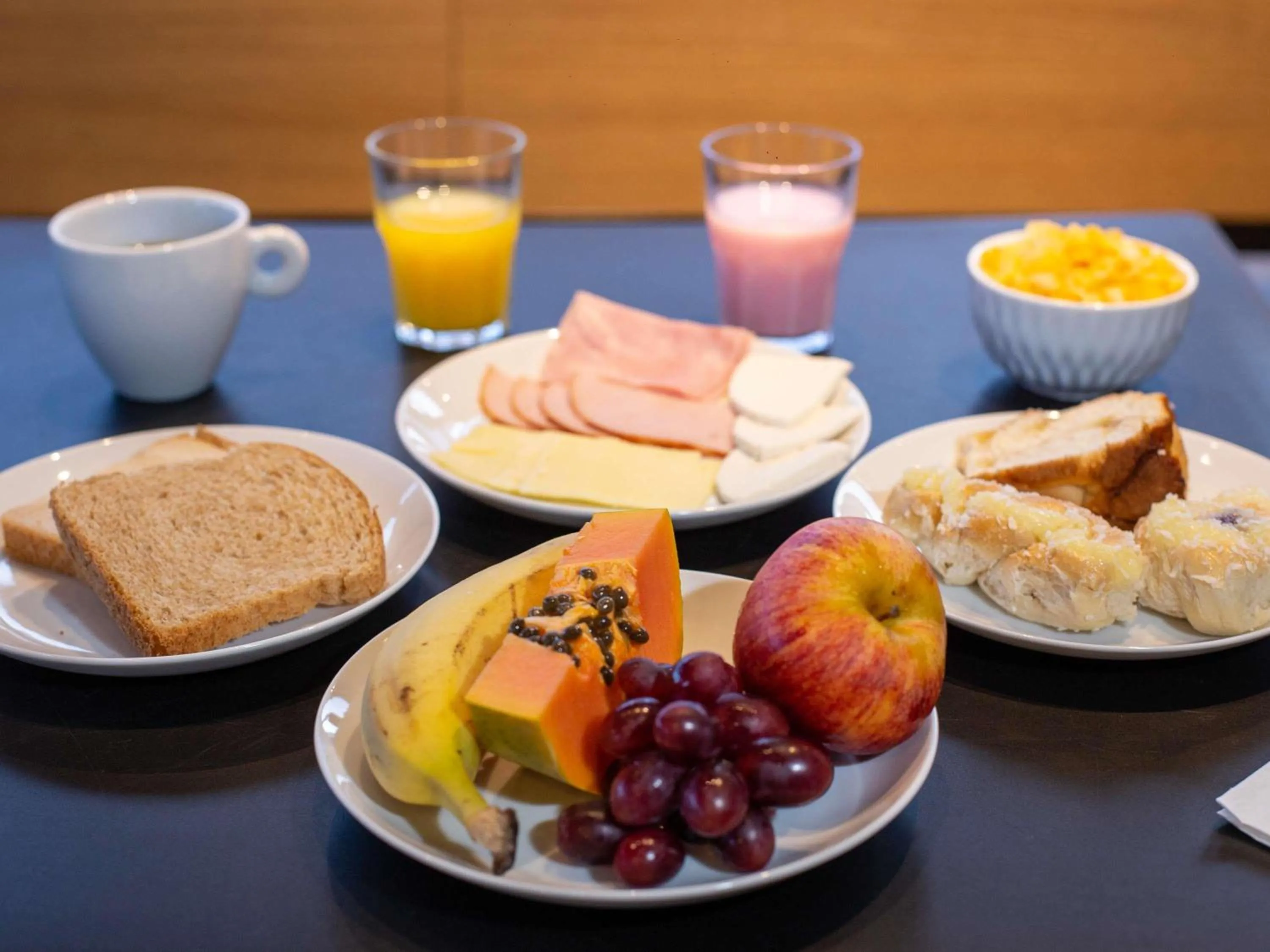 Restaurant/places to eat in ibis Cuiaba Shopping