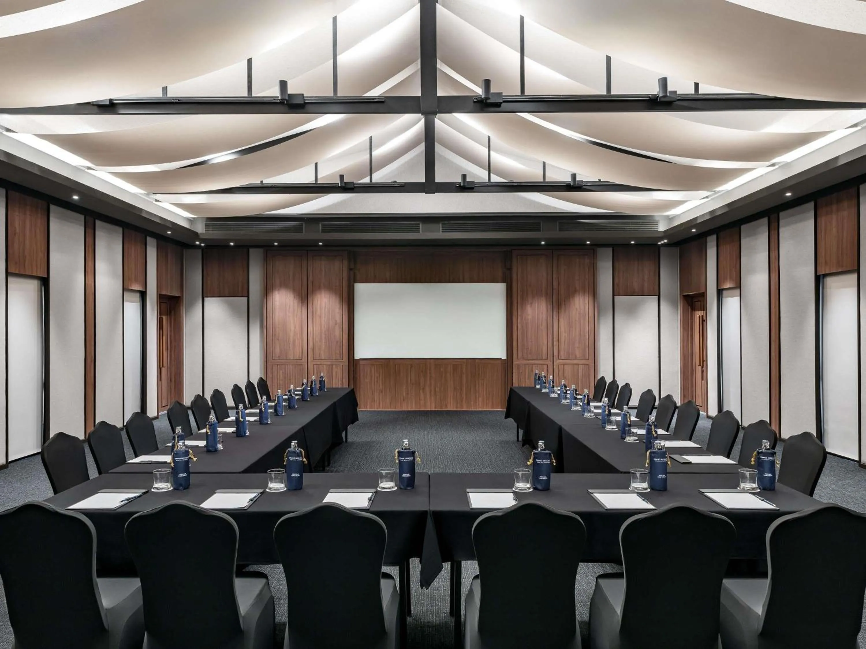 Meeting/conference room in Grand Mercure Khao Lak Bangsak