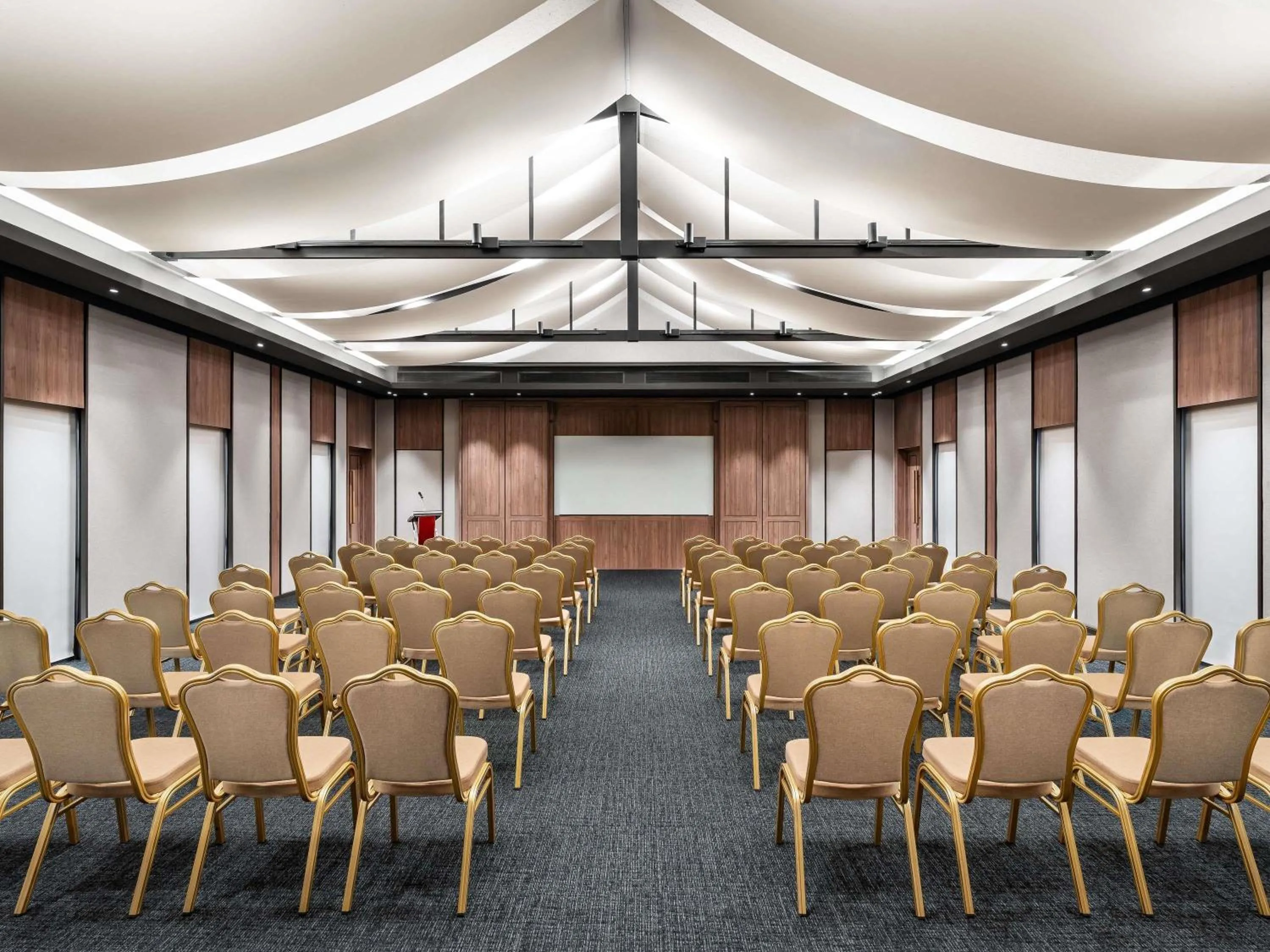 Meeting/conference room in Grand Mercure Khao Lak Bangsak