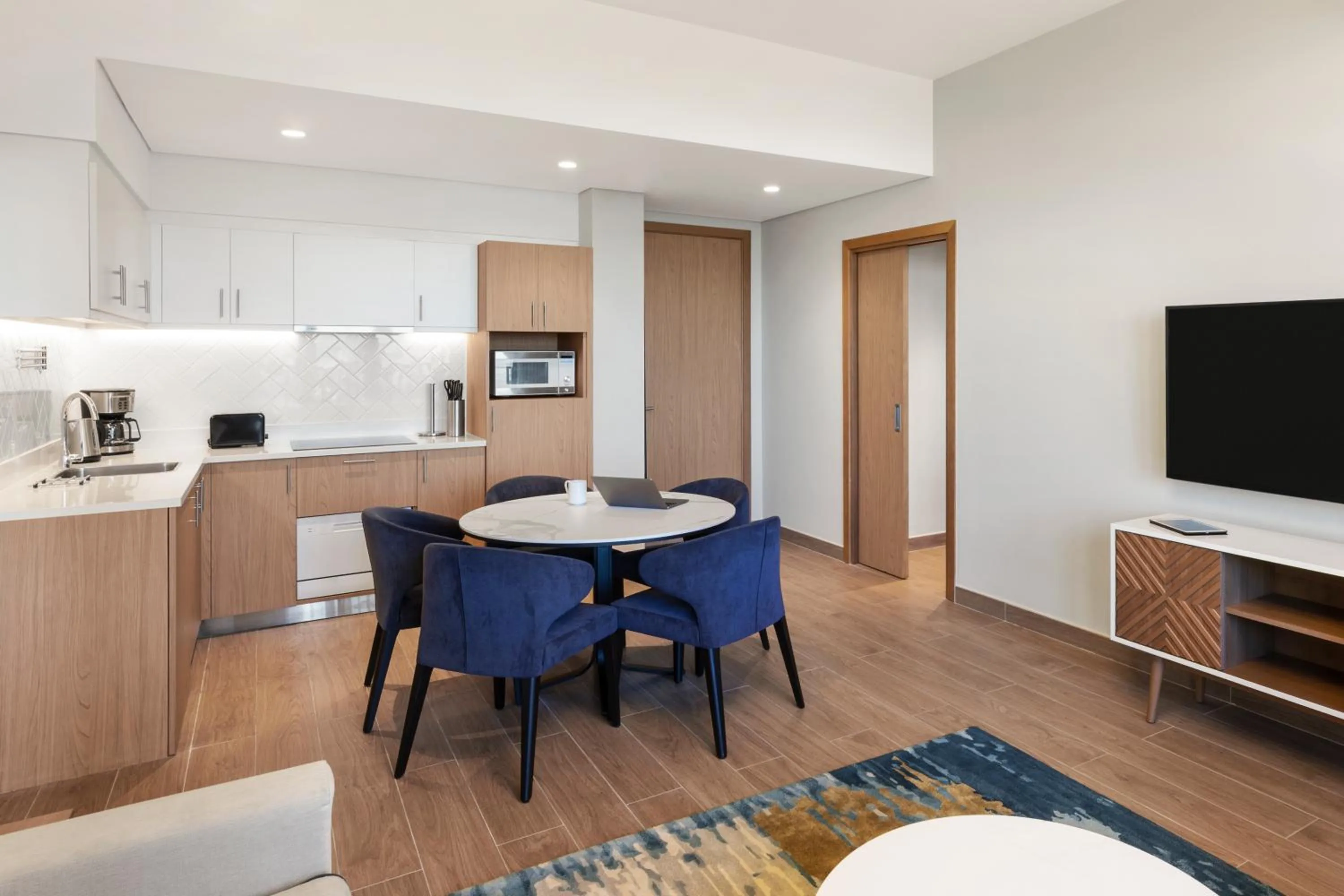 Kitchen or kitchenette in Aparthotel Adagio Dubai Deira