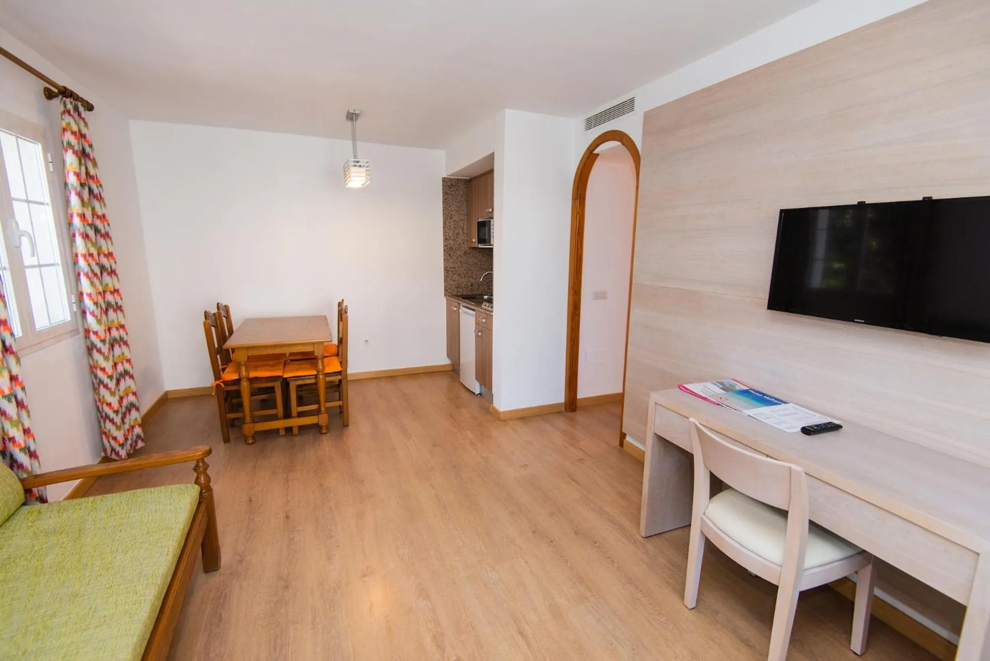 Photo of the whole room in Apartamentos Quijote Park