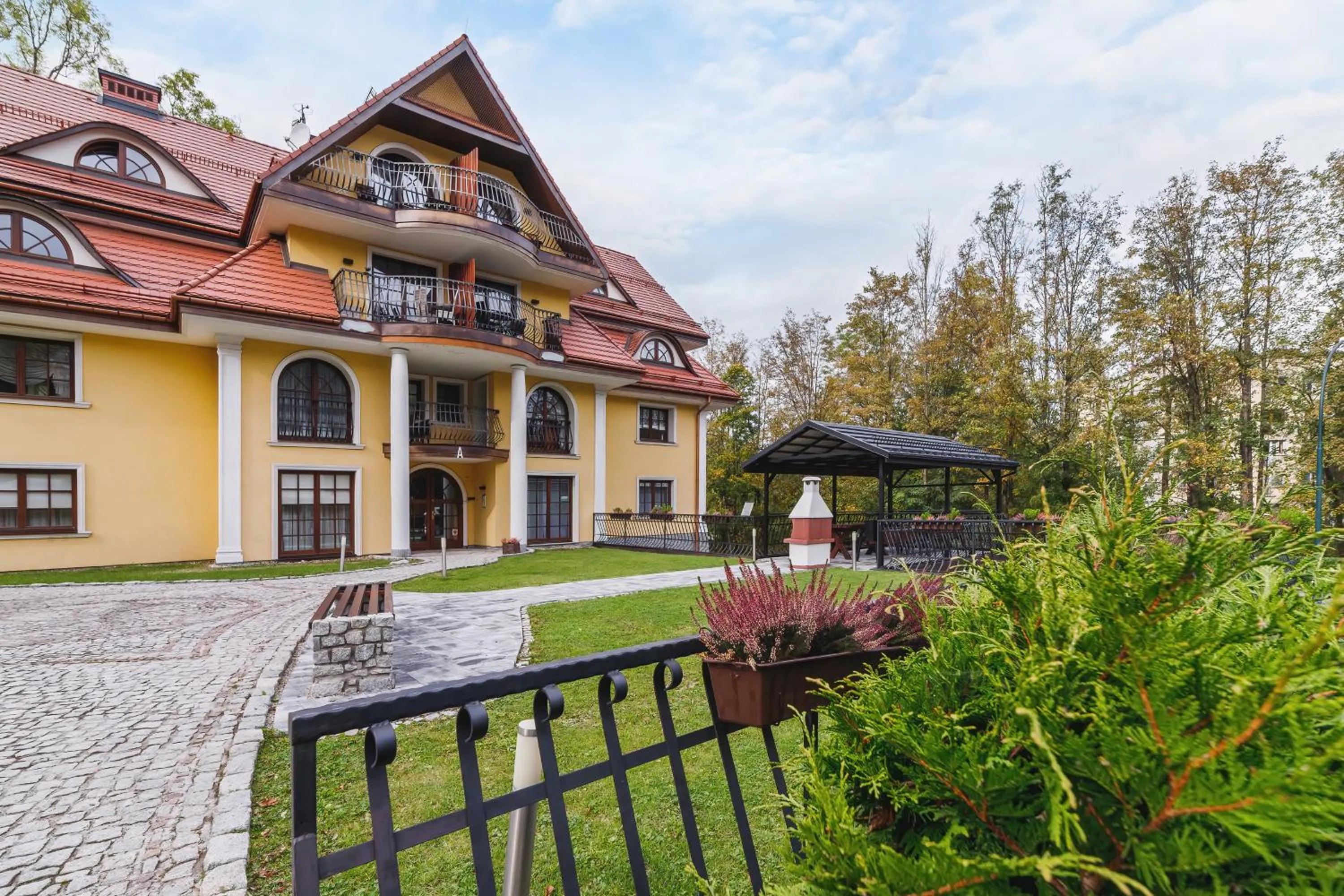 Property building in Apartament Neapol Rezydencja Sienkiewicza by Noclegi Renters