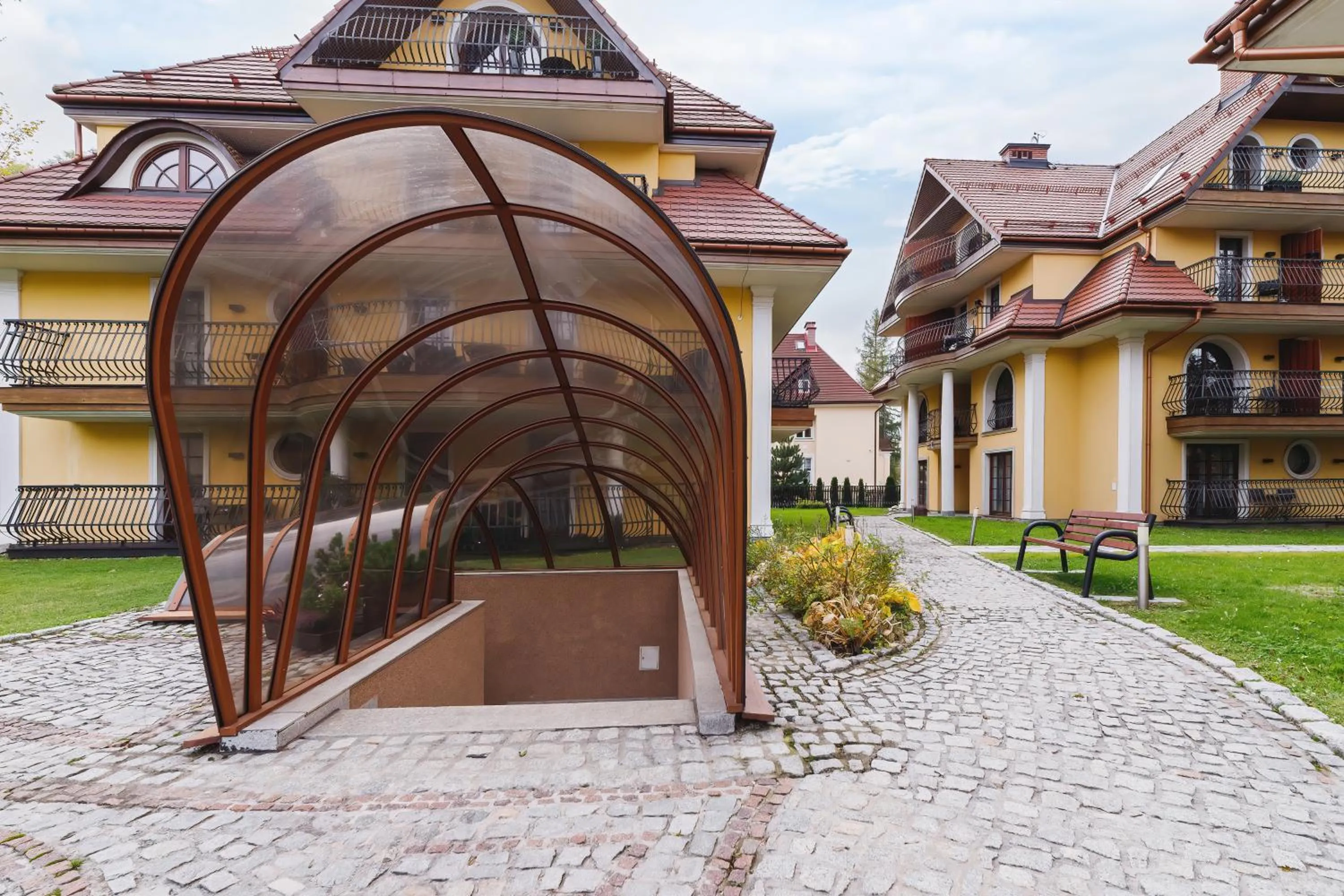 Property building in Apartament Neapol Rezydencja Sienkiewicza by Noclegi Renters